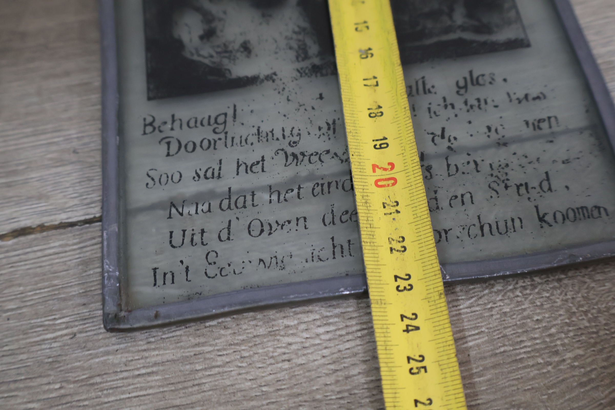 Set van drie glazen panelen met metalen frames en ketting – foto 22 – kavel bij GSD Auctions, Zoeterwoude