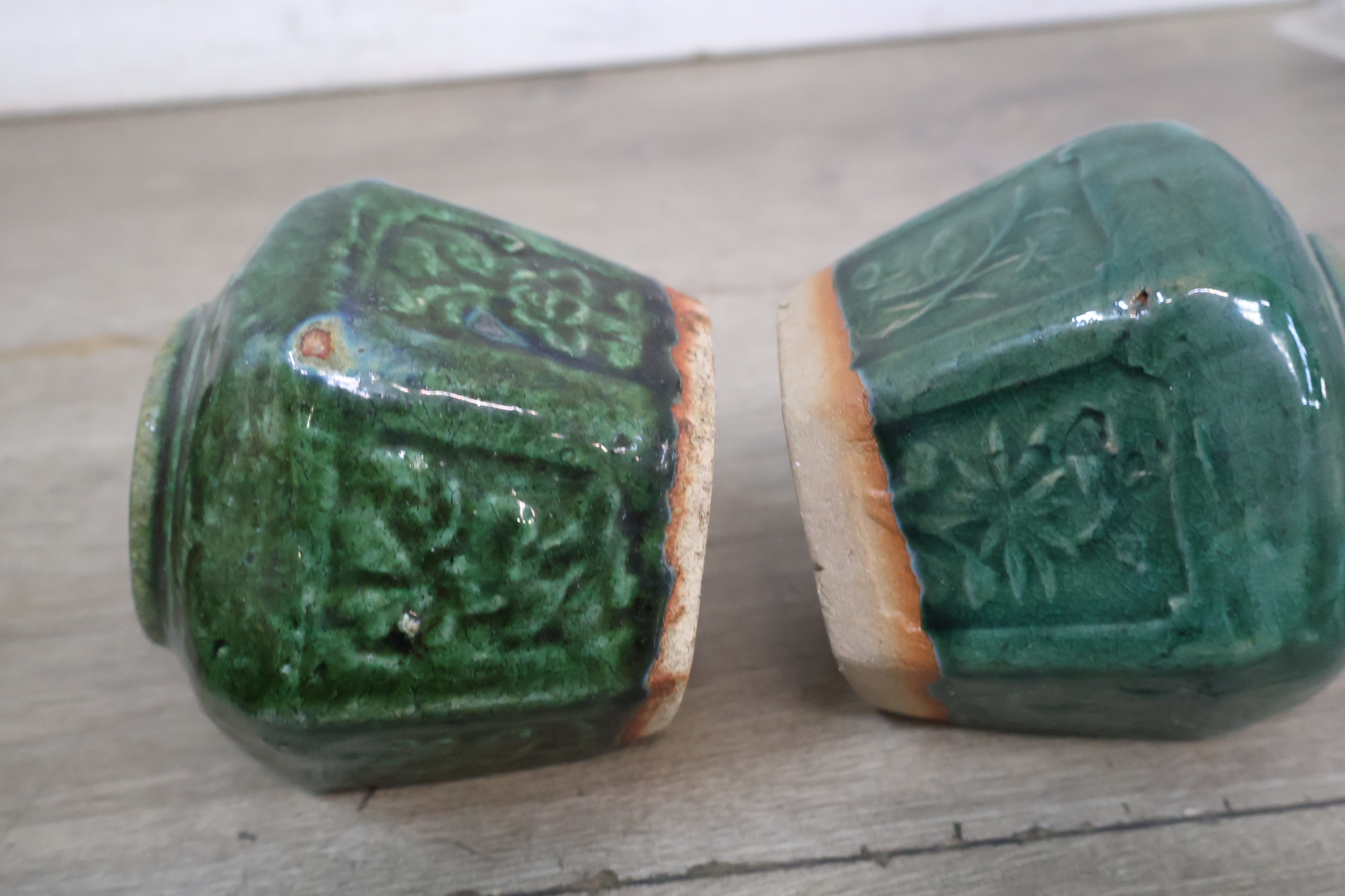 Set van 5 groene keramische potten – foto 5 – kavel bij GSD Auctions, Zoeterwoude