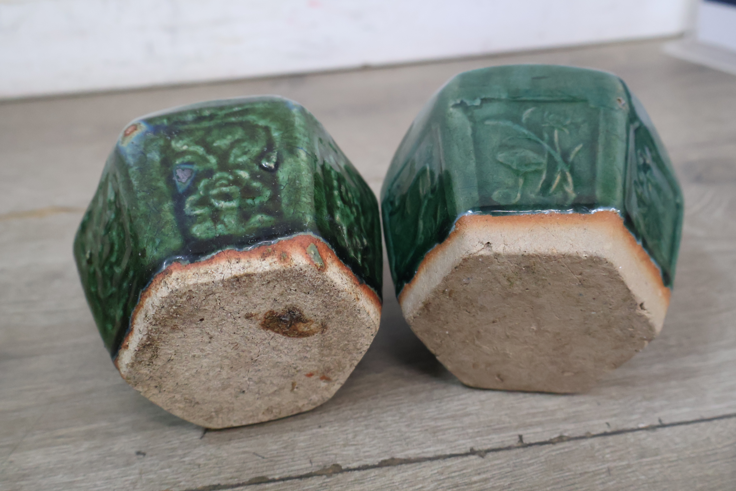 Set van 5 groene keramische potten – foto 6 – kavel bij GSD Auctions, Zoeterwoude