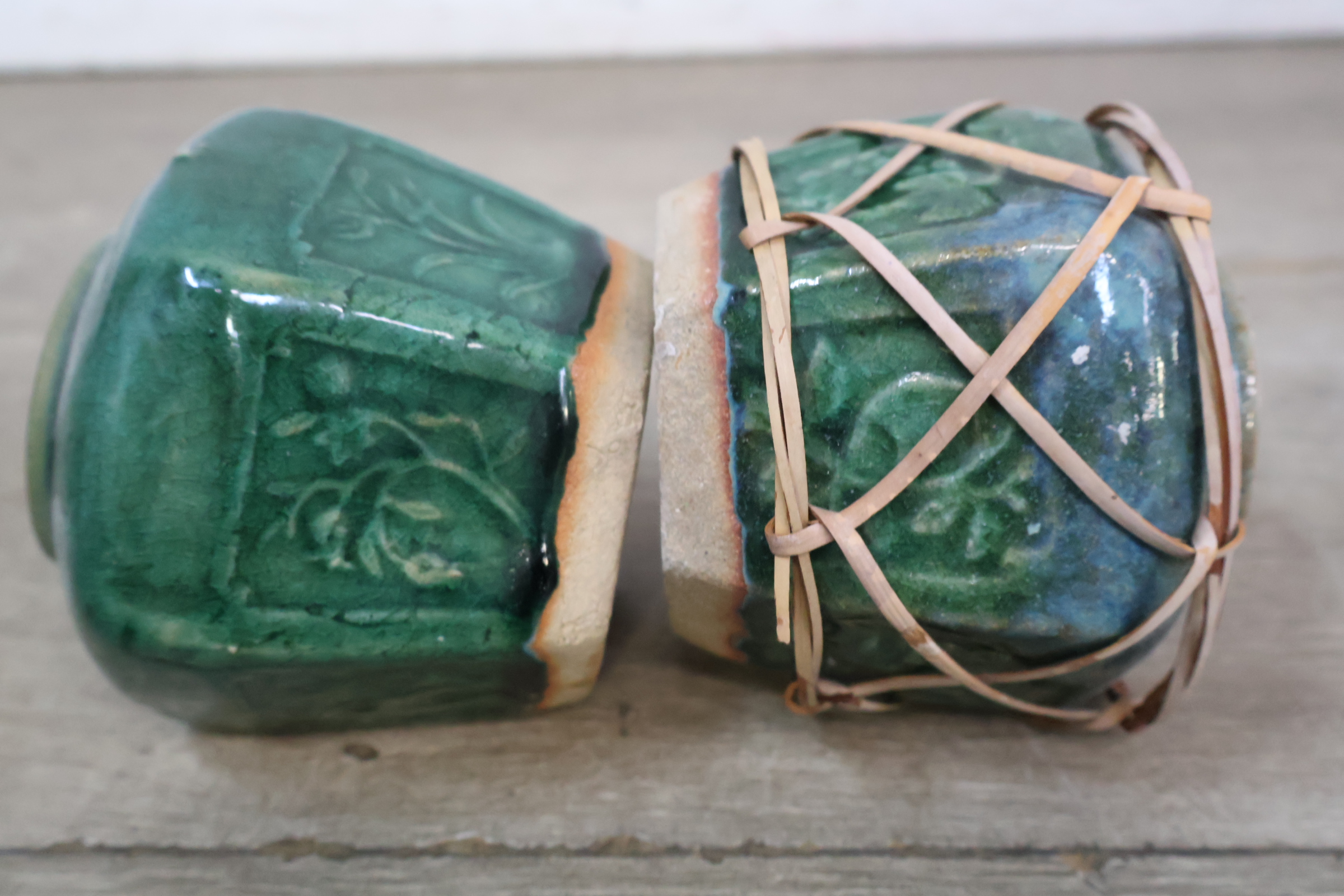 Set van 5 groene keramische potten – foto 7 – kavel bij GSD Auctions, Zoeterwoude