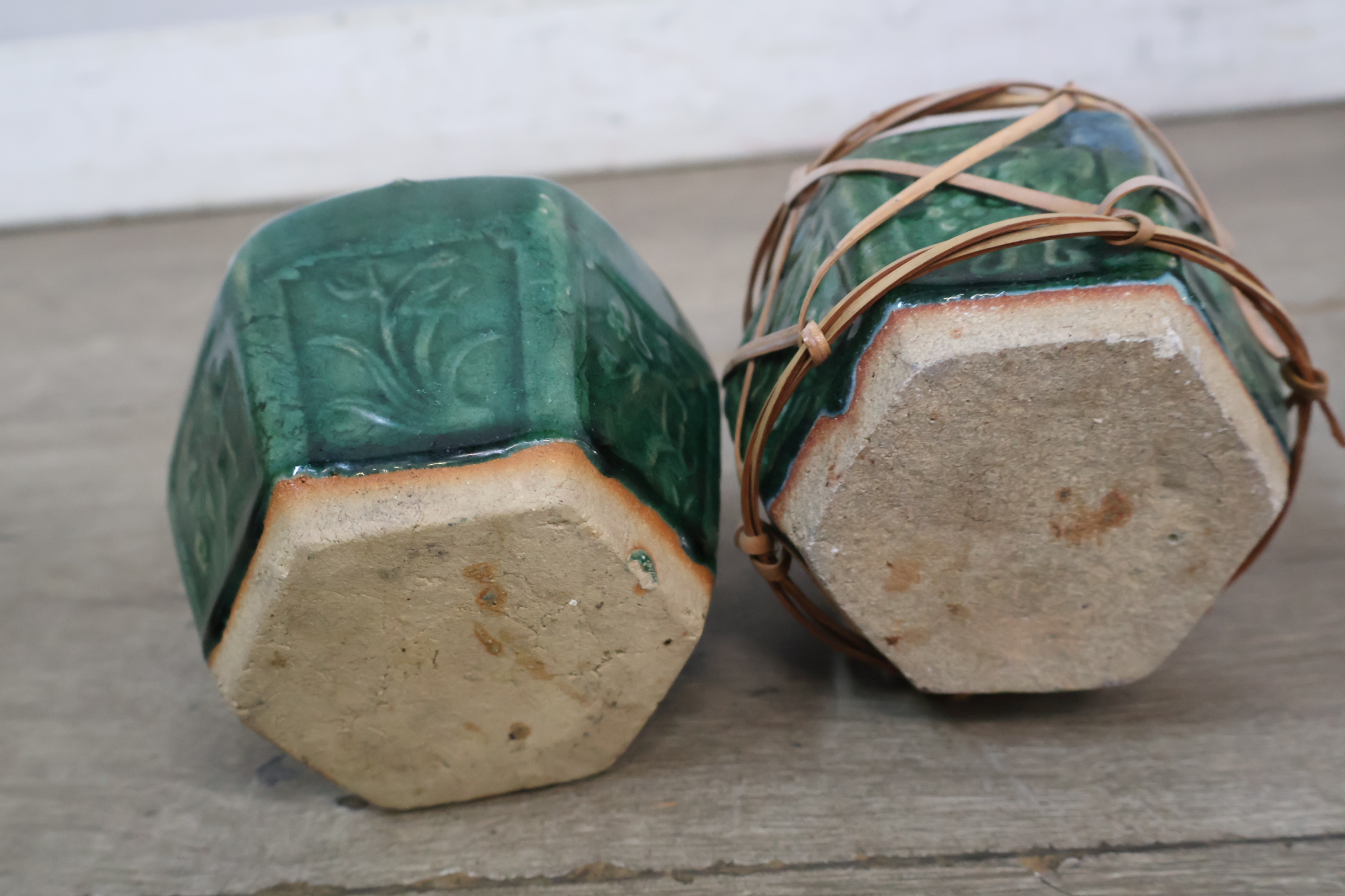 Set van 5 groene keramische potten – foto 8 – kavel bij GSD Auctions, Zoeterwoude