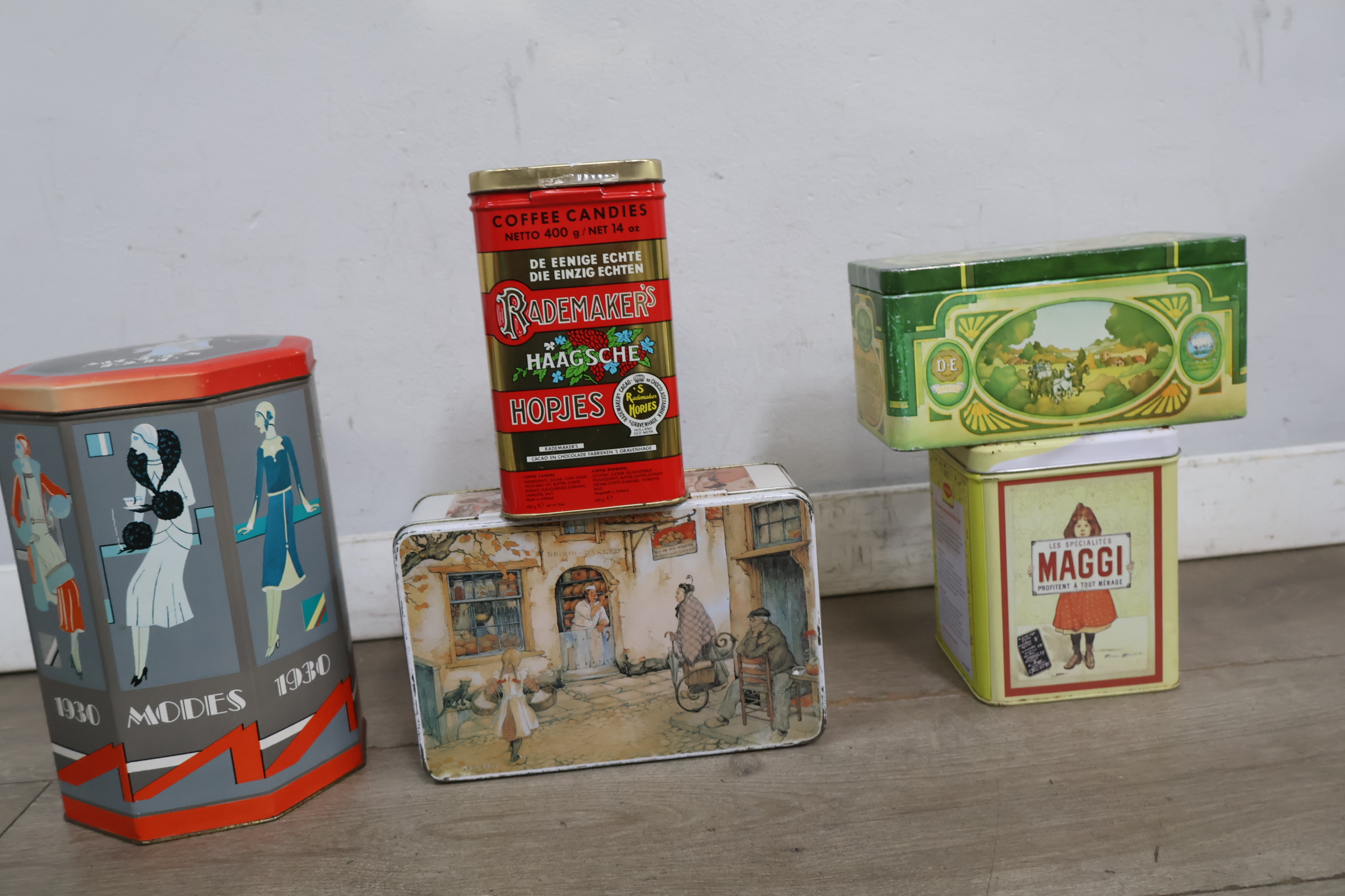 Set vintage koekblikken – foto 4 – kavel bij GSD Auctions, Zoeterwoude