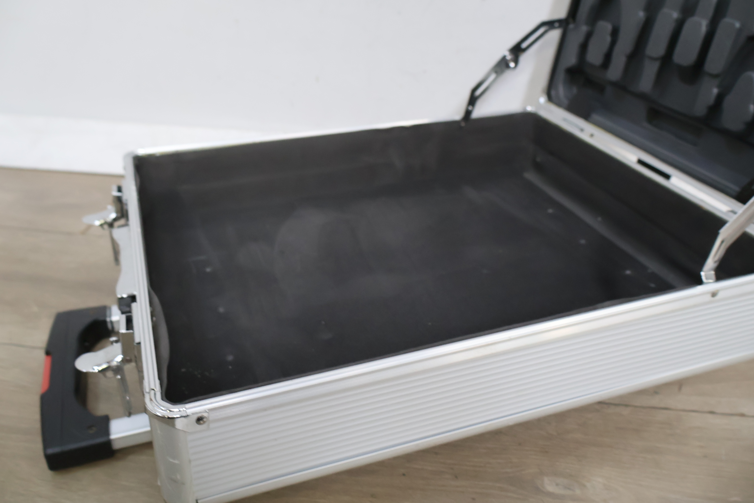 Höfftech aluminium trolley koffer – foto 13 – kavel bij GSD Auctions, Zoeterwoude