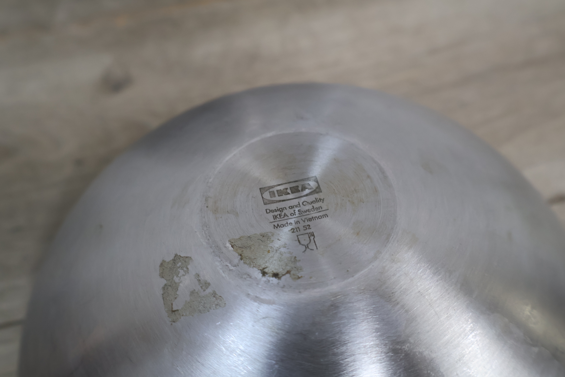 Zwart-witte glazen vaas met golvend patroon – foto 30 – kavel bij GSD Auctions, Zoeterwoude