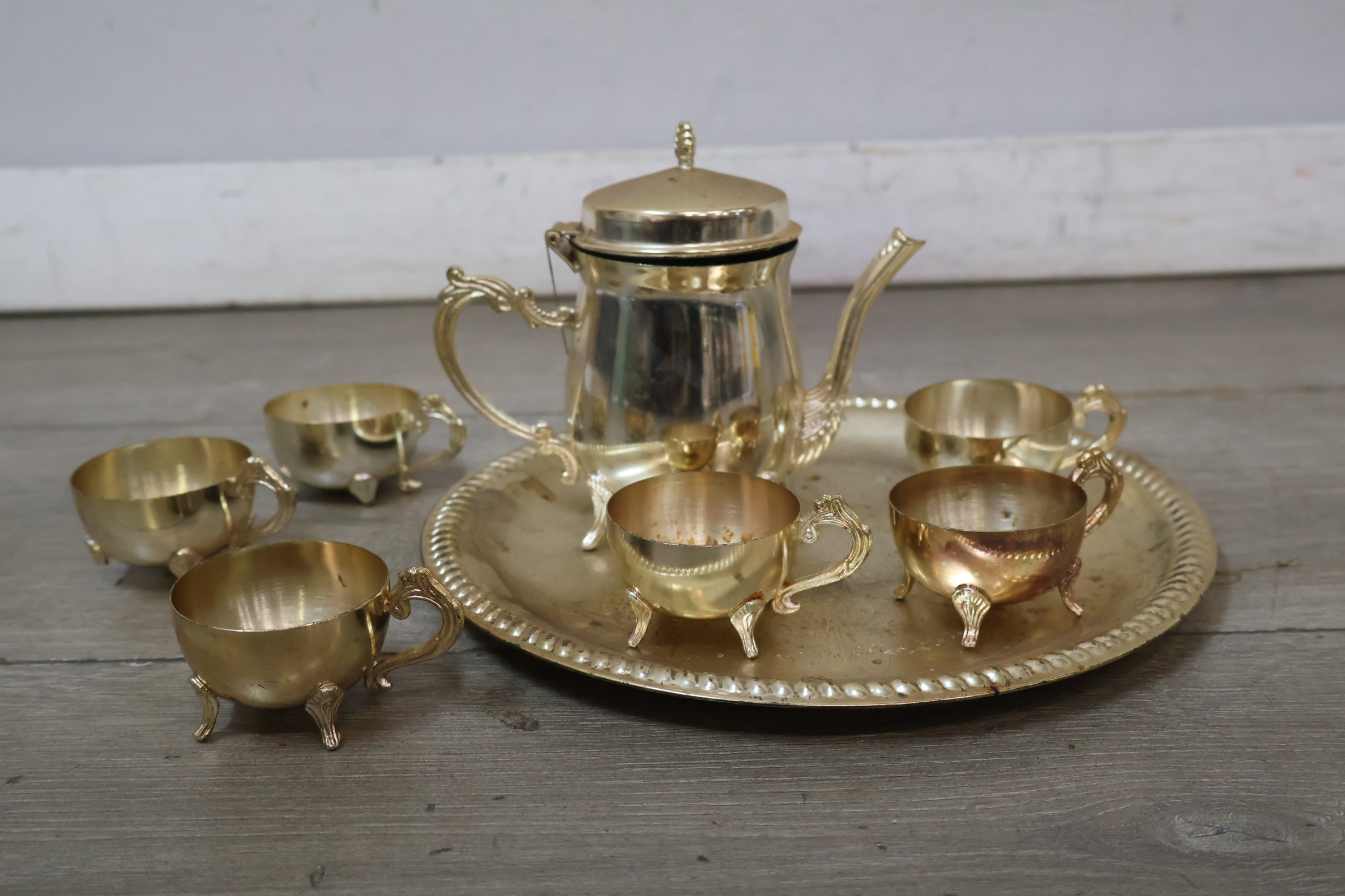 Vintage koperen theeservies met dienblad en kopjes – foto 4 – kavel bij GSD Auctions, Zoeterwoude