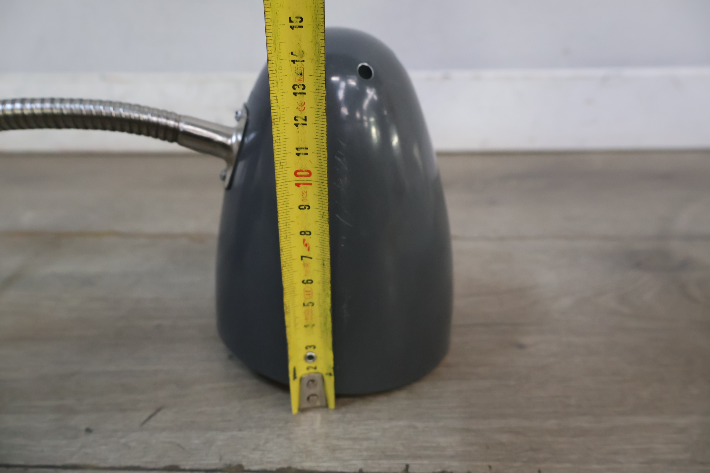 Moderne bureaulamp met metalen voet – foto 13 – kavel bij GSD Auctions, Zoeterwoude