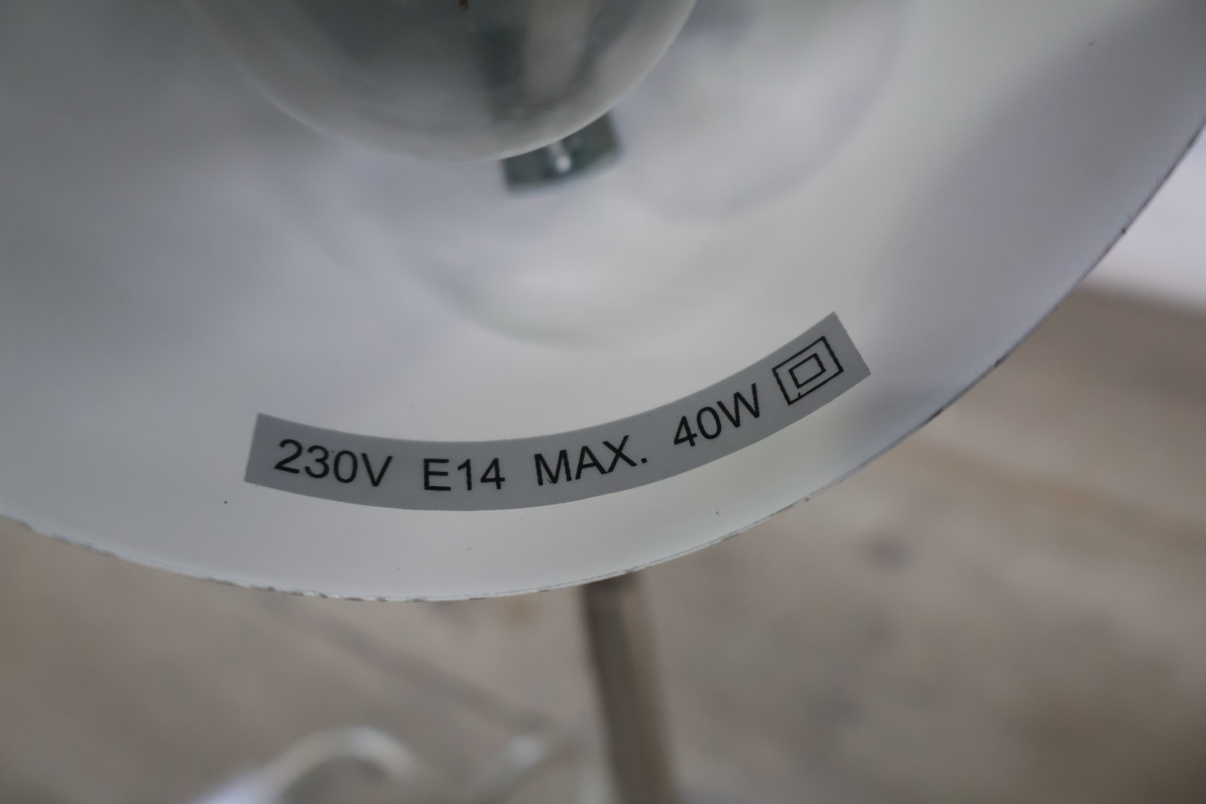 Moderne bureaulamp met metalen voet – foto 15 – kavel bij GSD Auctions, Zoeterwoude