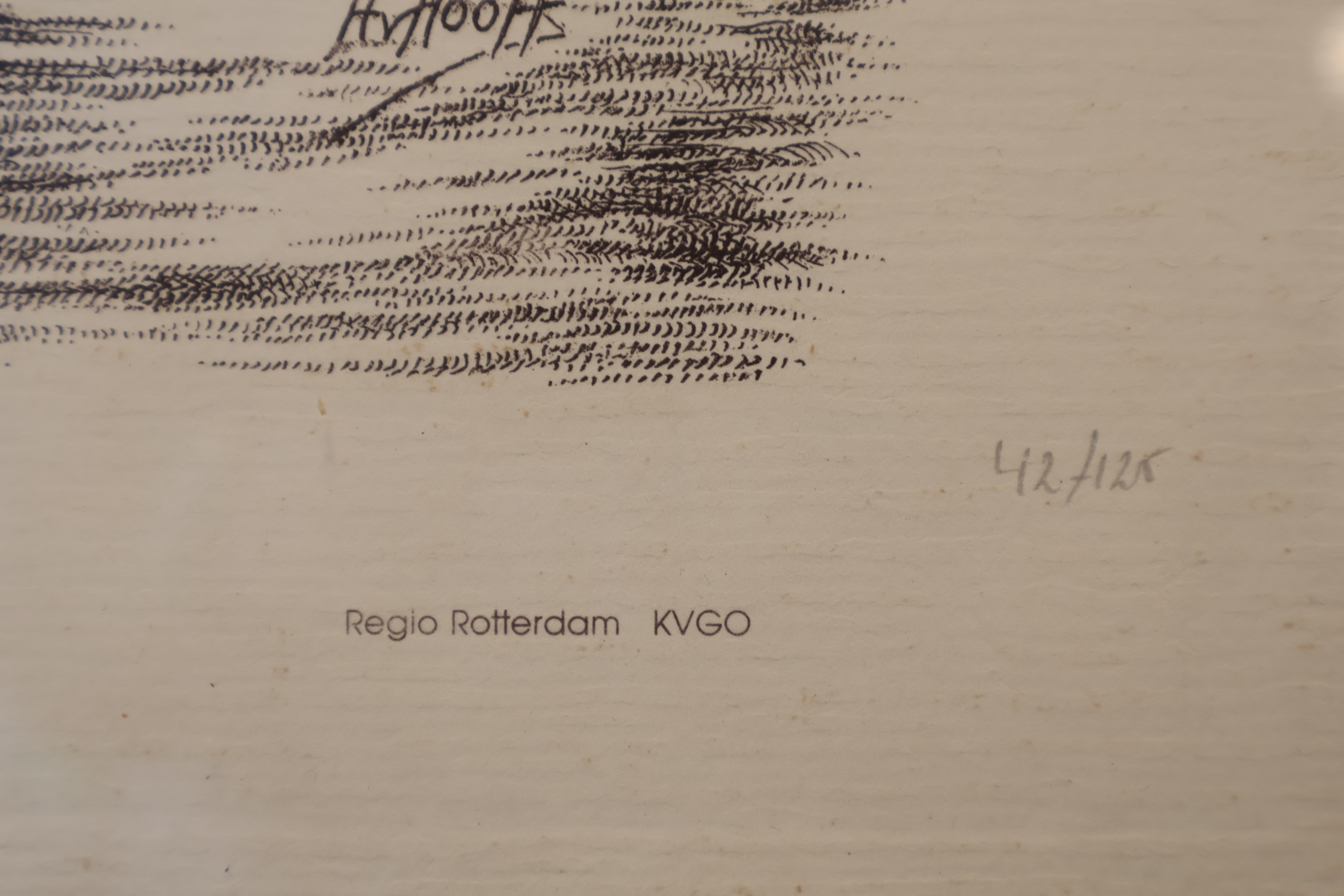 Ingelijste pentekening stadsgezicht met boot – foto 5 – kavel bij GSD Auctions, Zoeterwoude