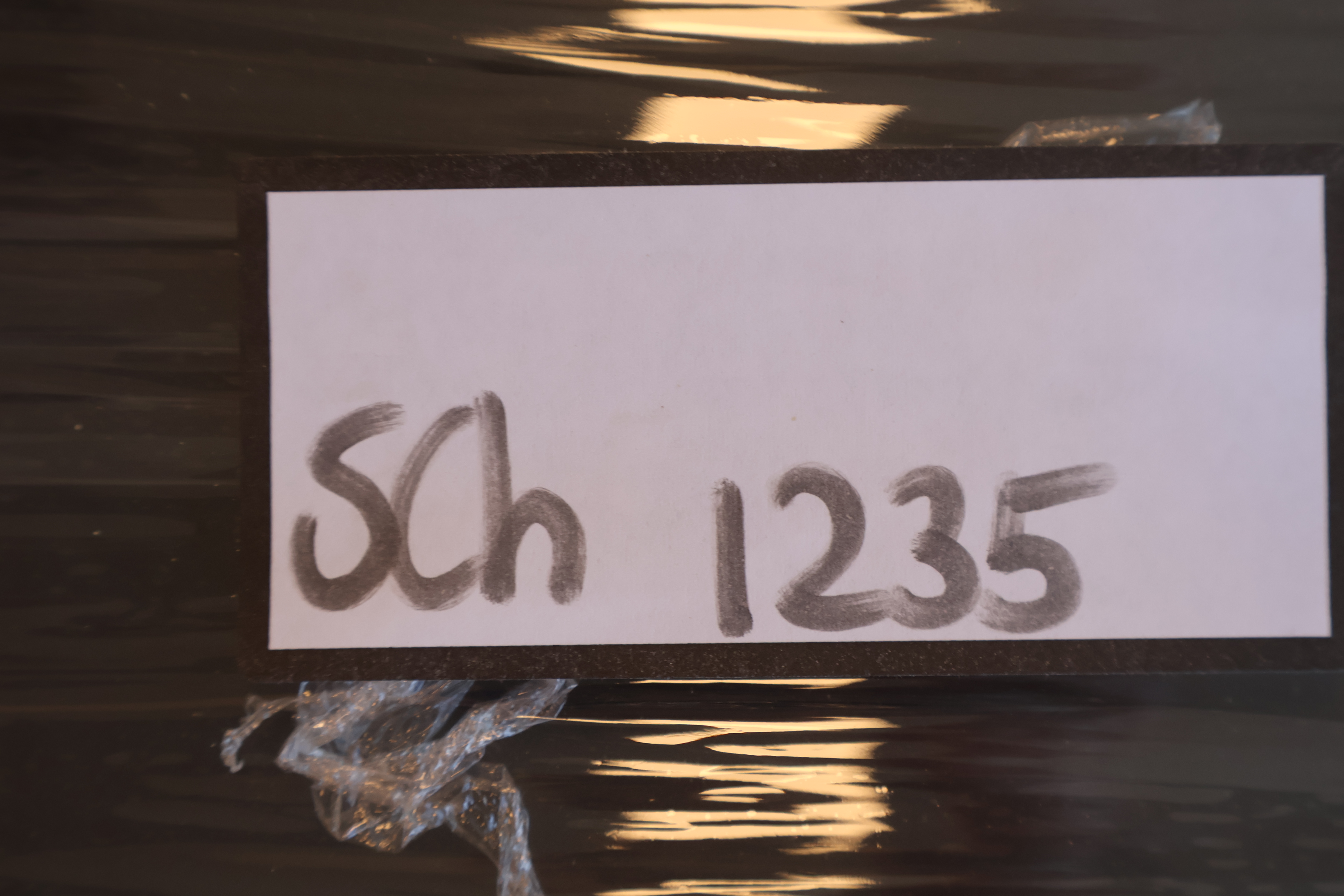 Ingelijste pentekening stadsgezicht met boot – foto 10 – kavel bij GSD Auctions, Zoeterwoude