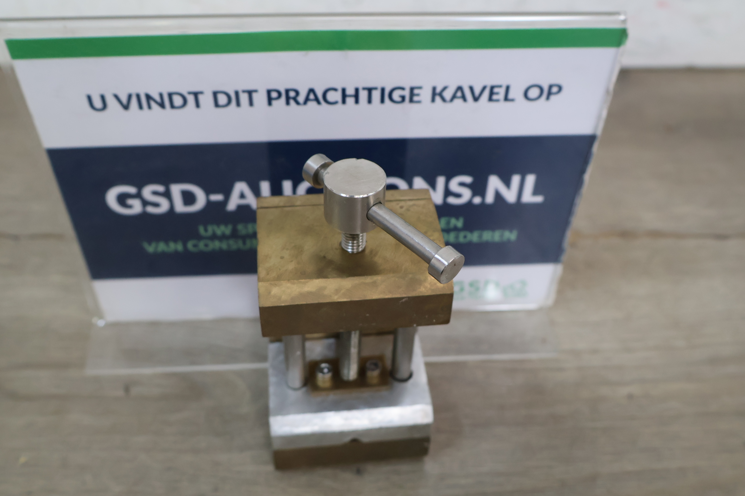 Metaal persklem – foto 2 – kavel bij GSD Auctions, Zoeterwoude