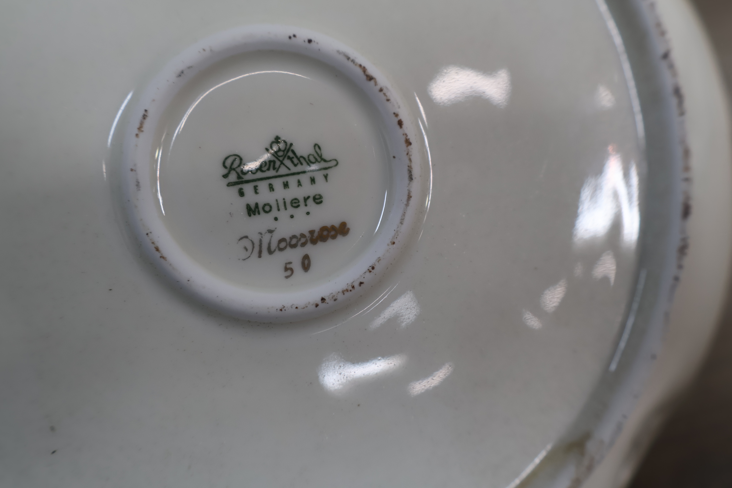 Porseleinen bordenset met bloemmotief en gouden rand – foto 11 – kavel bij GSD Auctions, Zoeterwoude