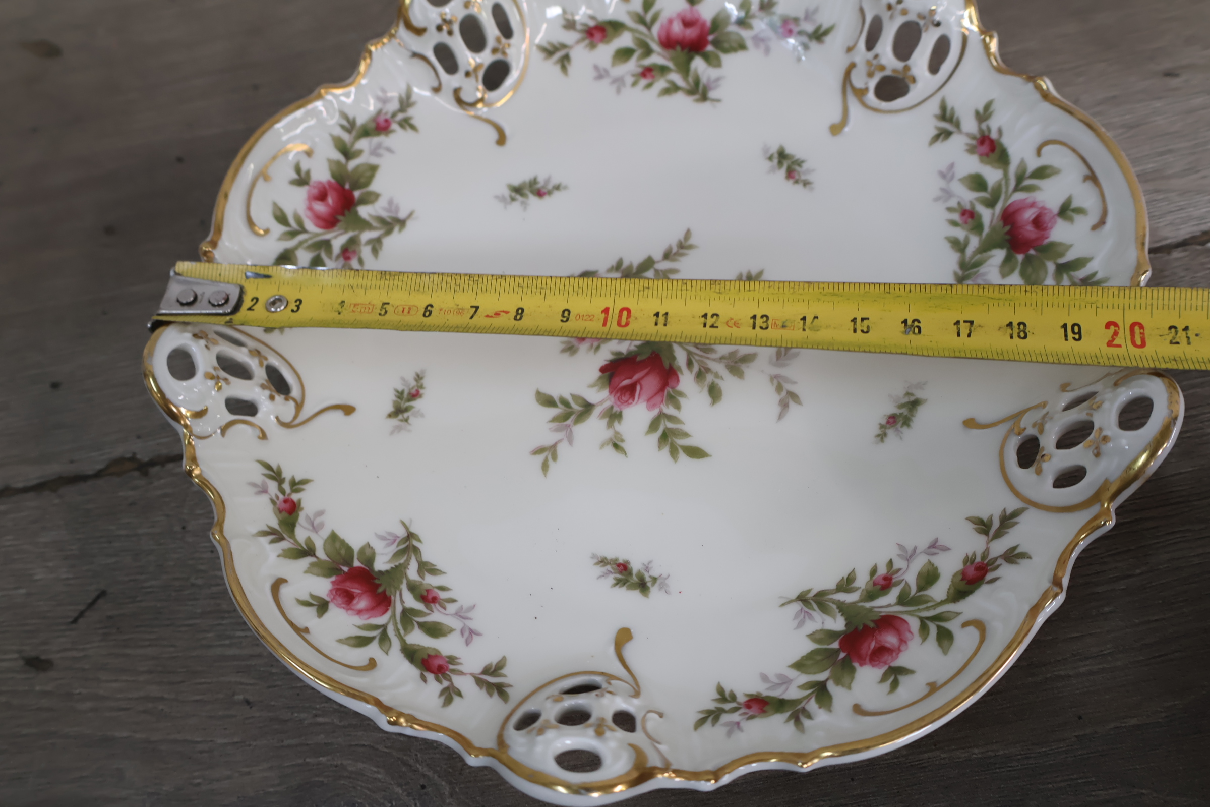 Porseleinen bordenset met bloemmotief en gouden rand – foto 15 – kavel bij GSD Auctions, Zoeterwoude