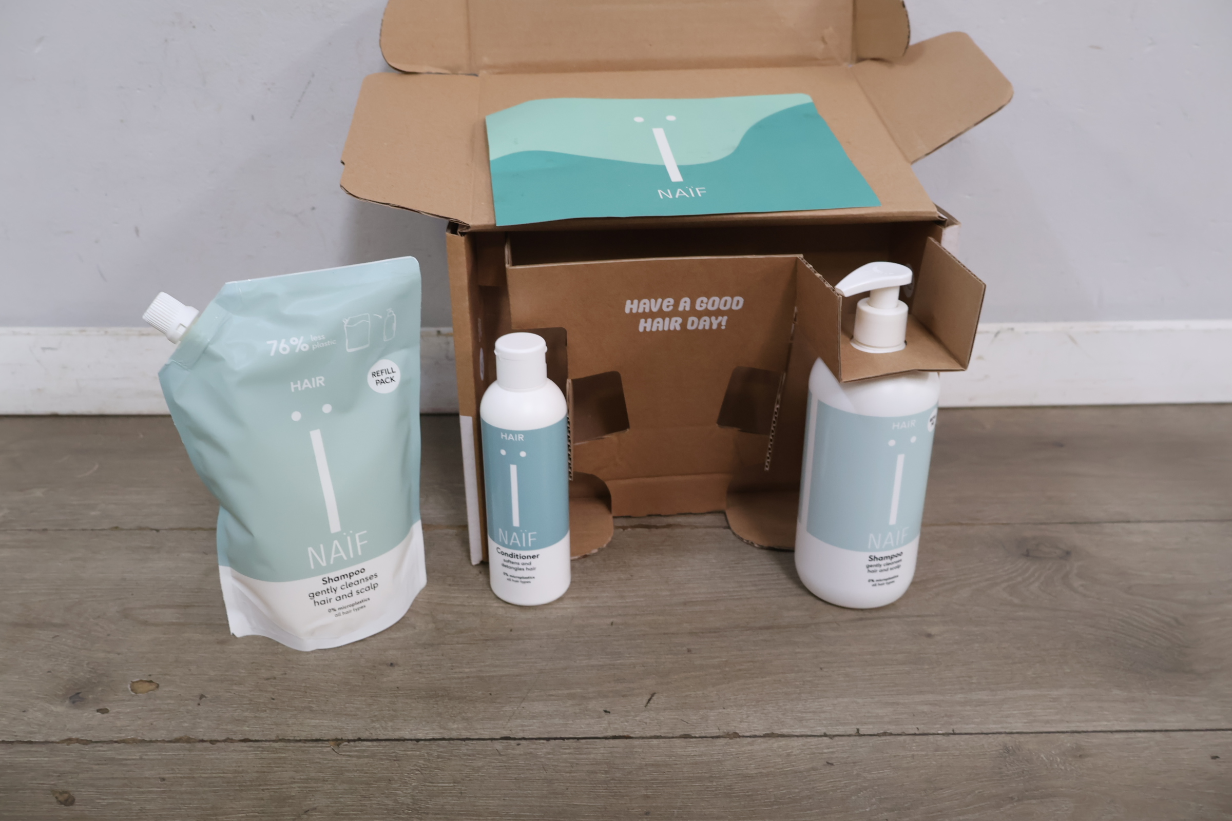 Naïf Shampoo en Conditioner set met navulverpakking – foto 3 – kavel bij GSD Auctions, Zoeterwoude