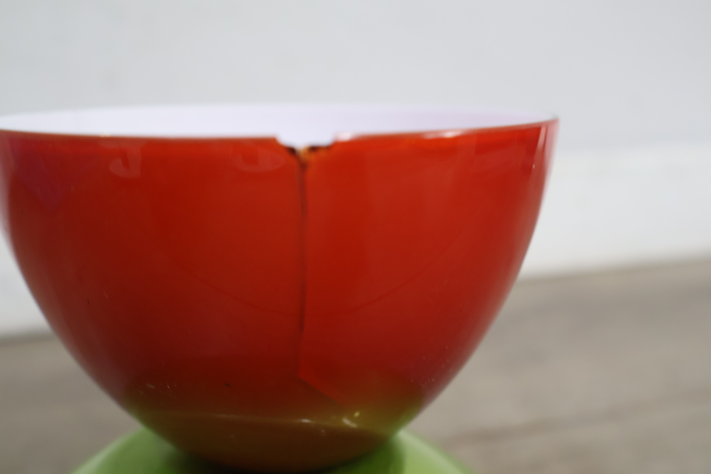 Diverse kleurrijk servies- en glaswerk set met vaas en servethouder – foto 11 – kavel bij GSD Auctions, Zoeterwoude