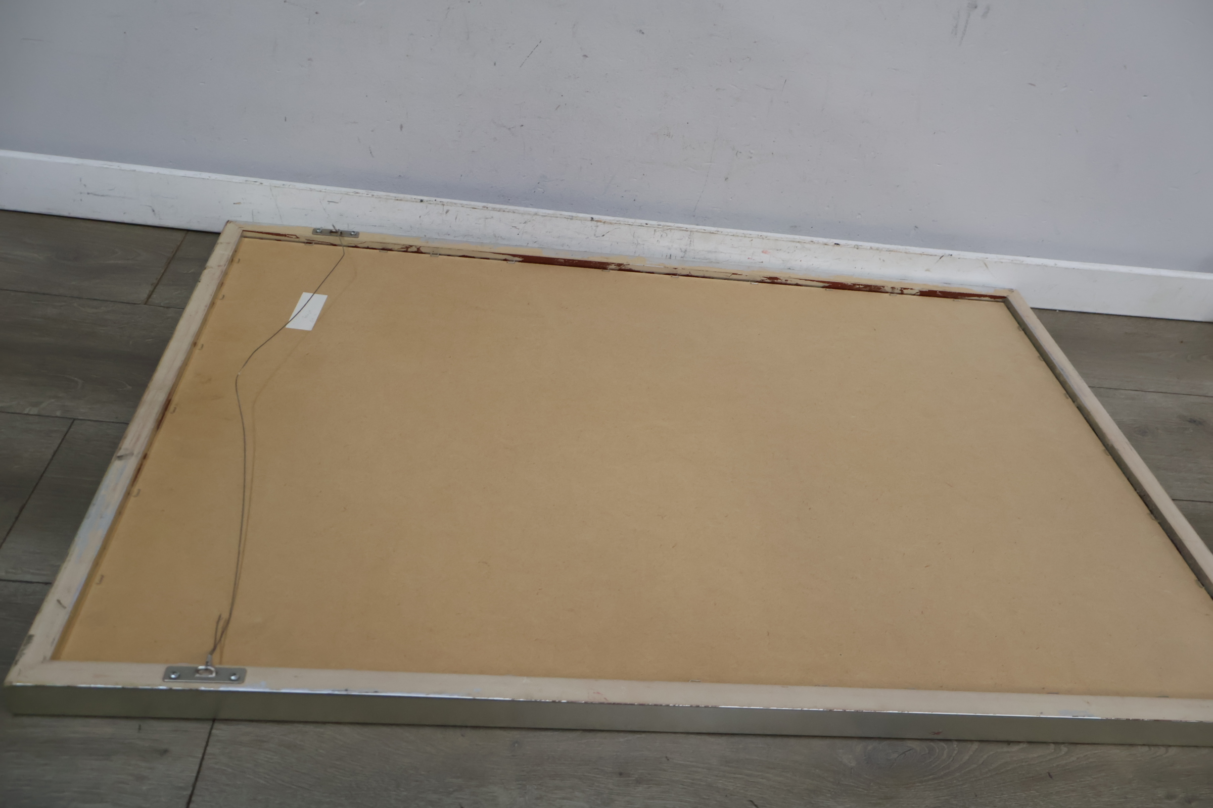 Grote rechthoekige spiegel met zilverkleurige lijst – foto 9 – kavel bij GSD Auctions, Zoeterwoude