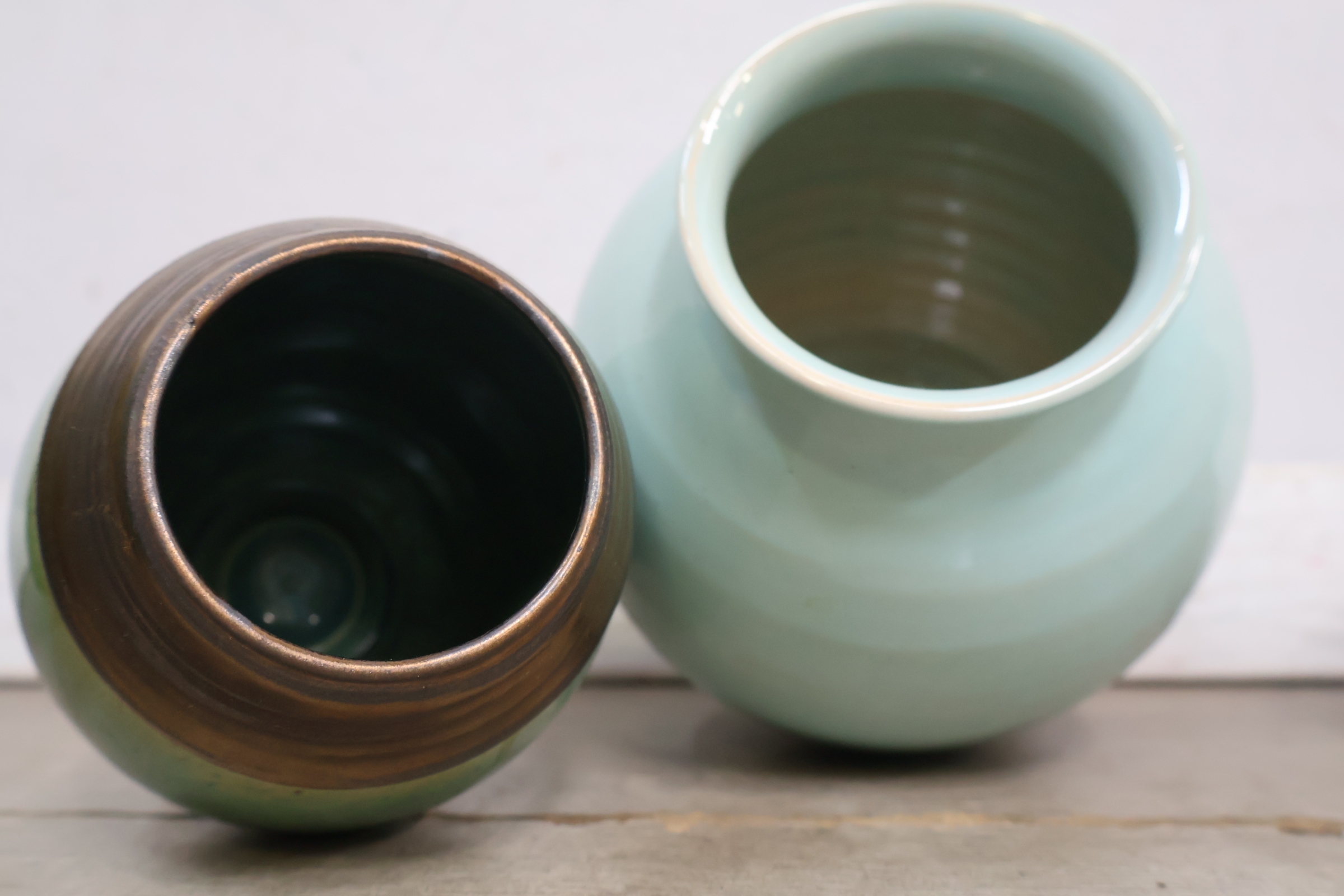 Set van 4 keramische vazen in diverse kleuren – foto 11 – kavel bij GSD Auctions, Zoeterwoude