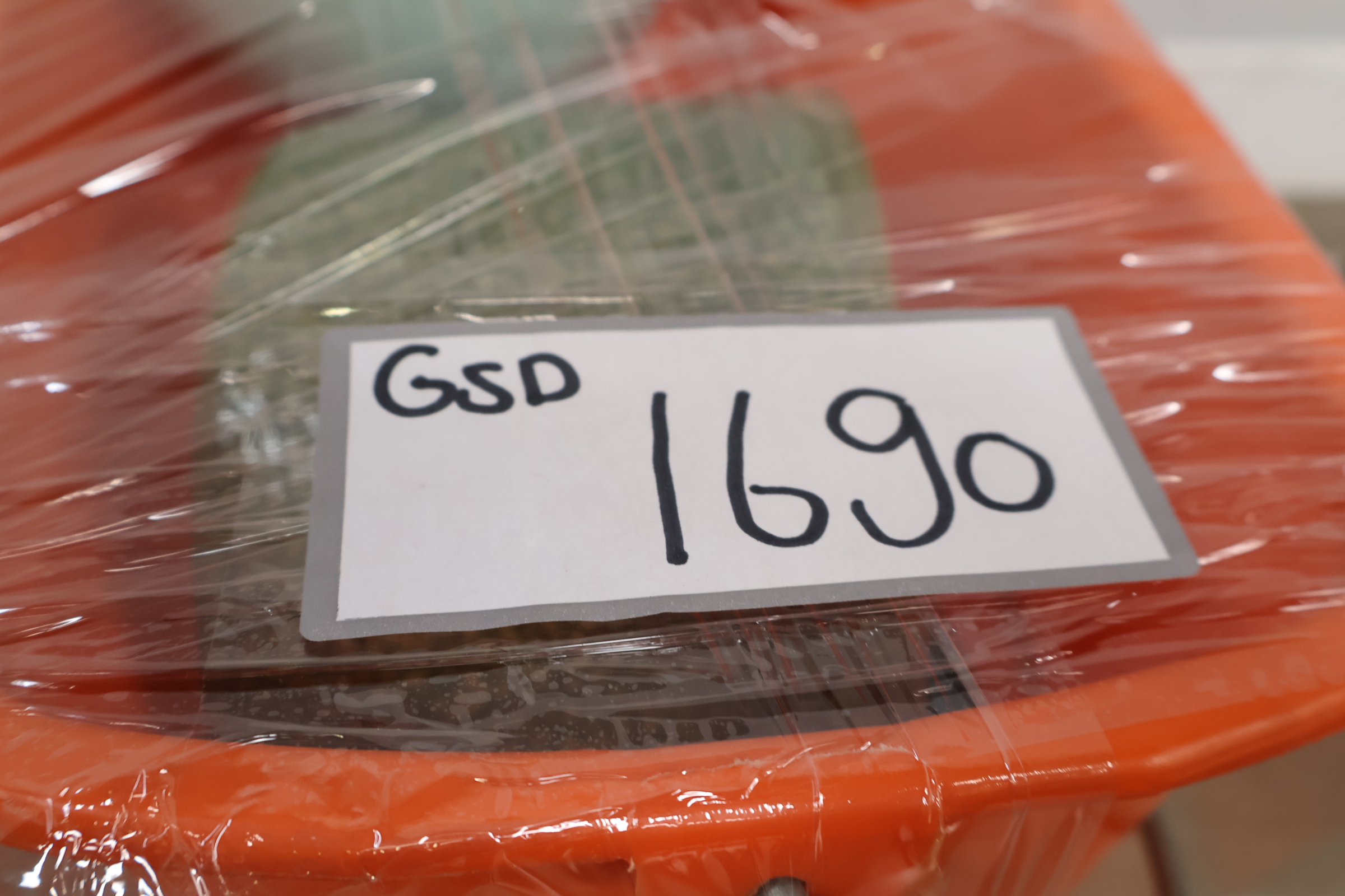 Set van 4 keramische vazen in diverse kleuren – foto 20 – kavel bij GSD Auctions, Zoeterwoude
