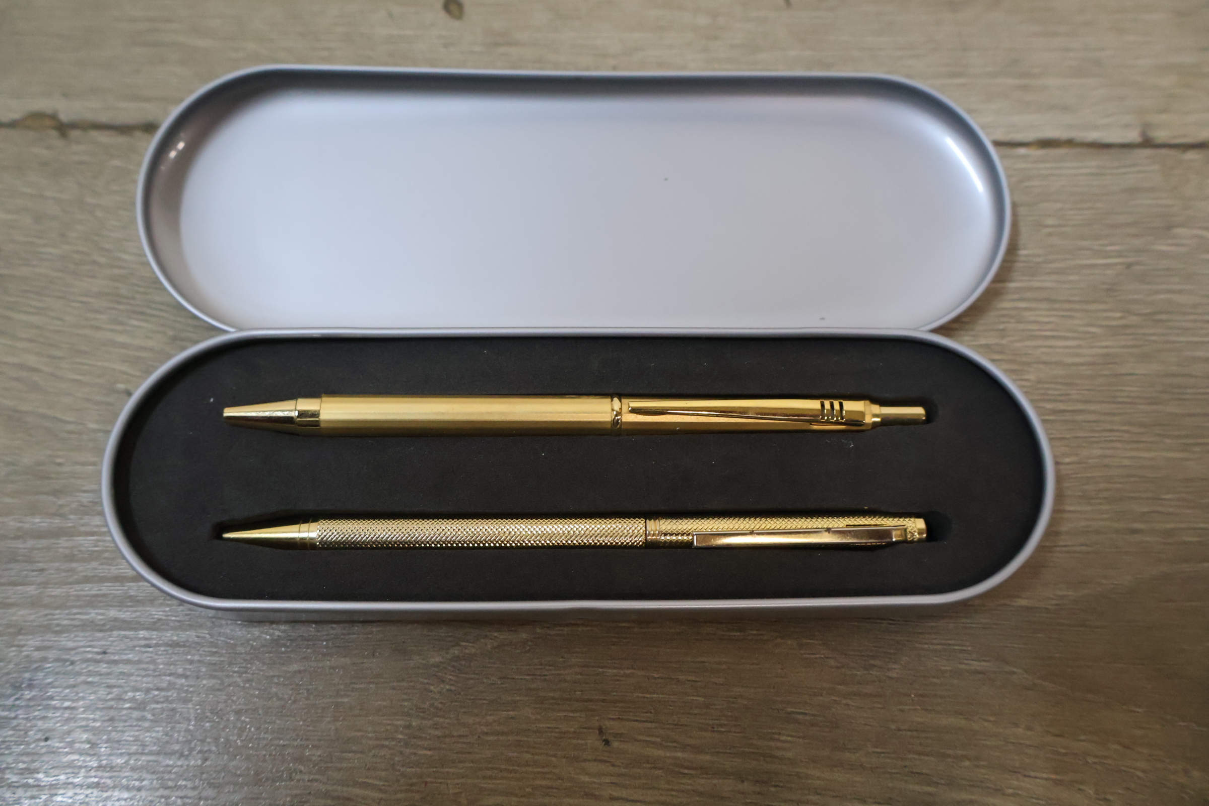 Set diverse pennen in dozen en etuis – foto 6 – kavel bij GSD Auctions, Zoeterwoude