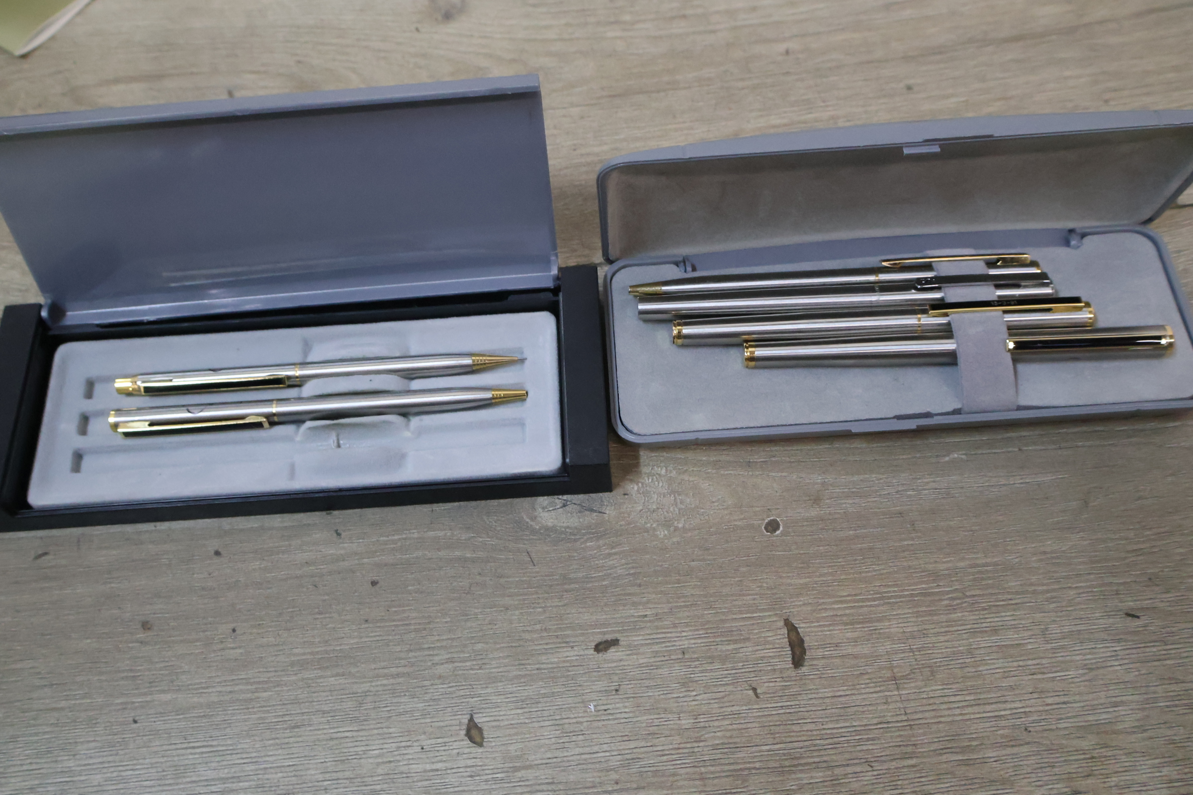 Set diverse pennen in dozen en etuis – foto 15 – kavel bij GSD Auctions, Zoeterwoude