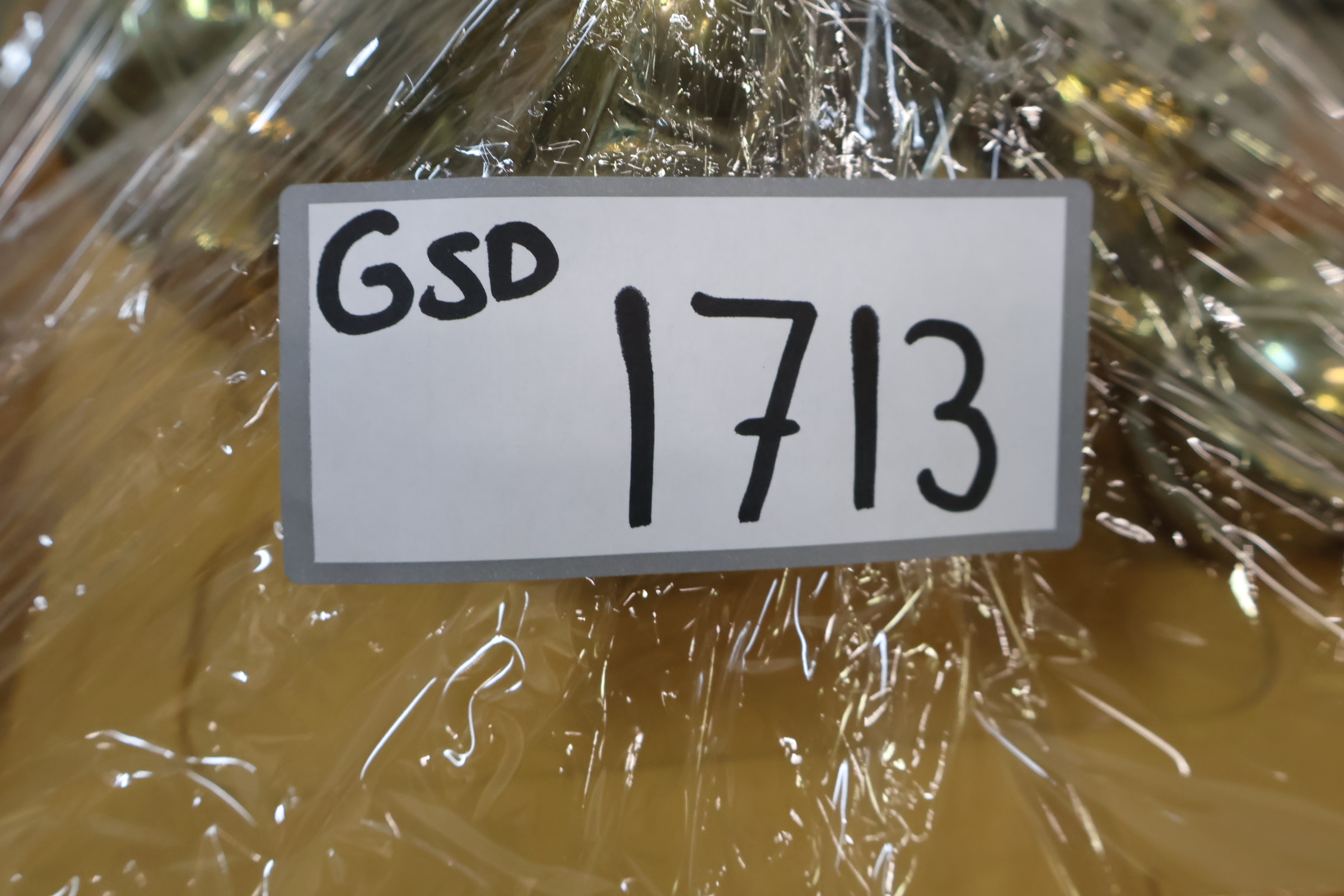 Set koperen kandelaars met grijze spiraalkaarsen – foto 19 – kavel bij GSD Auctions, Zoeterwoude