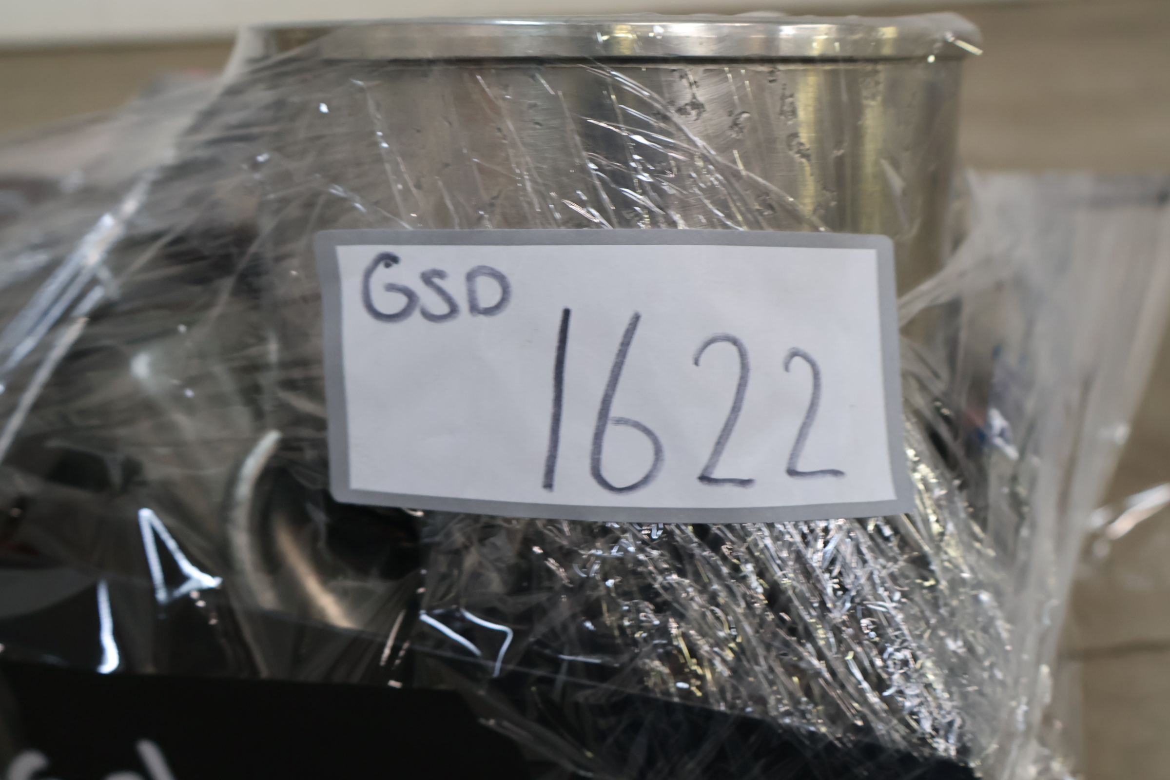 Messing vijzel met stamper en metalen kandelaars en ander gerei – foto 11 – kavel bij GSD Auctions, Zoeterwoude