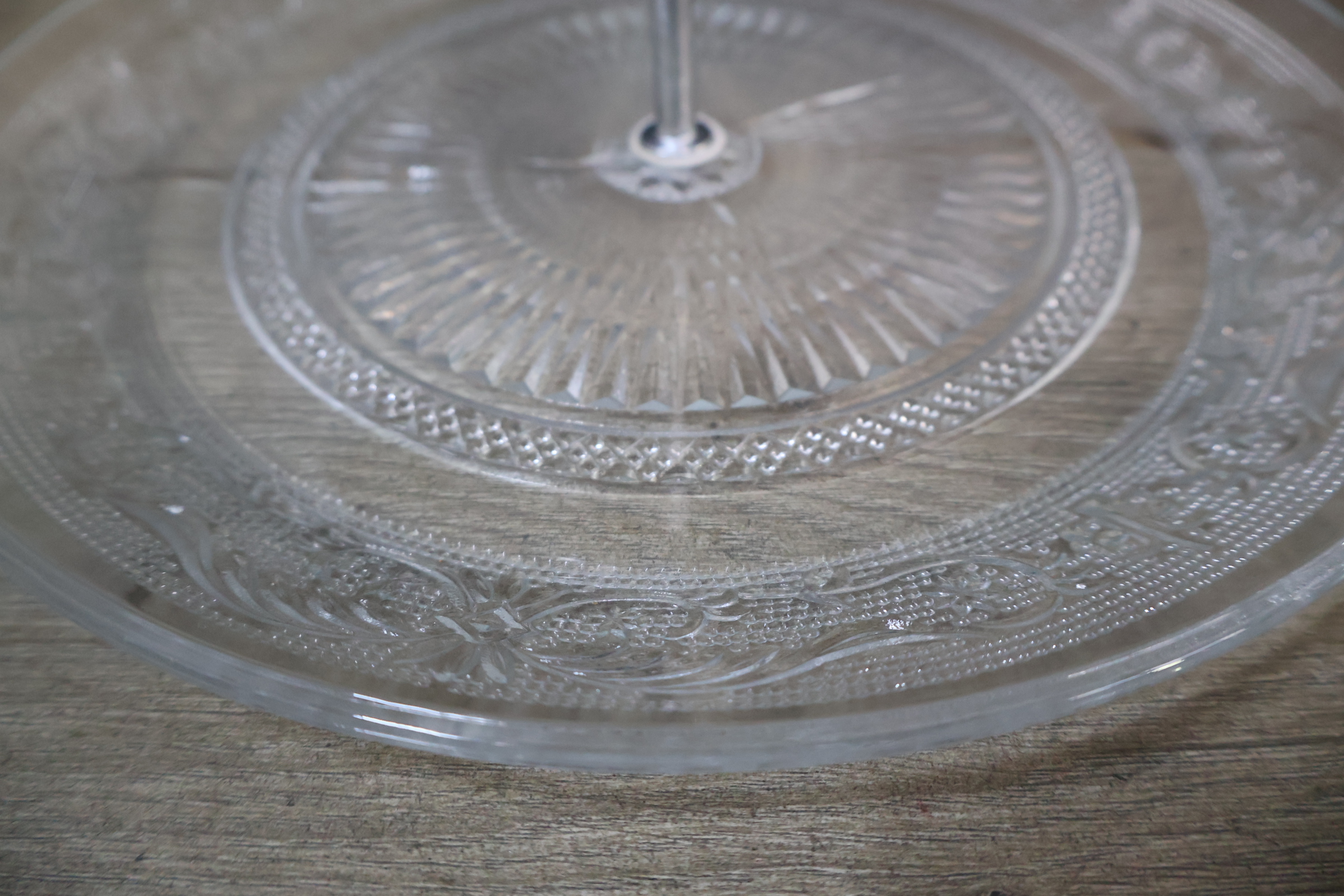 3-laags glas etagère – foto 5 – kavel bij GSD Auctions, Zoeterwoude