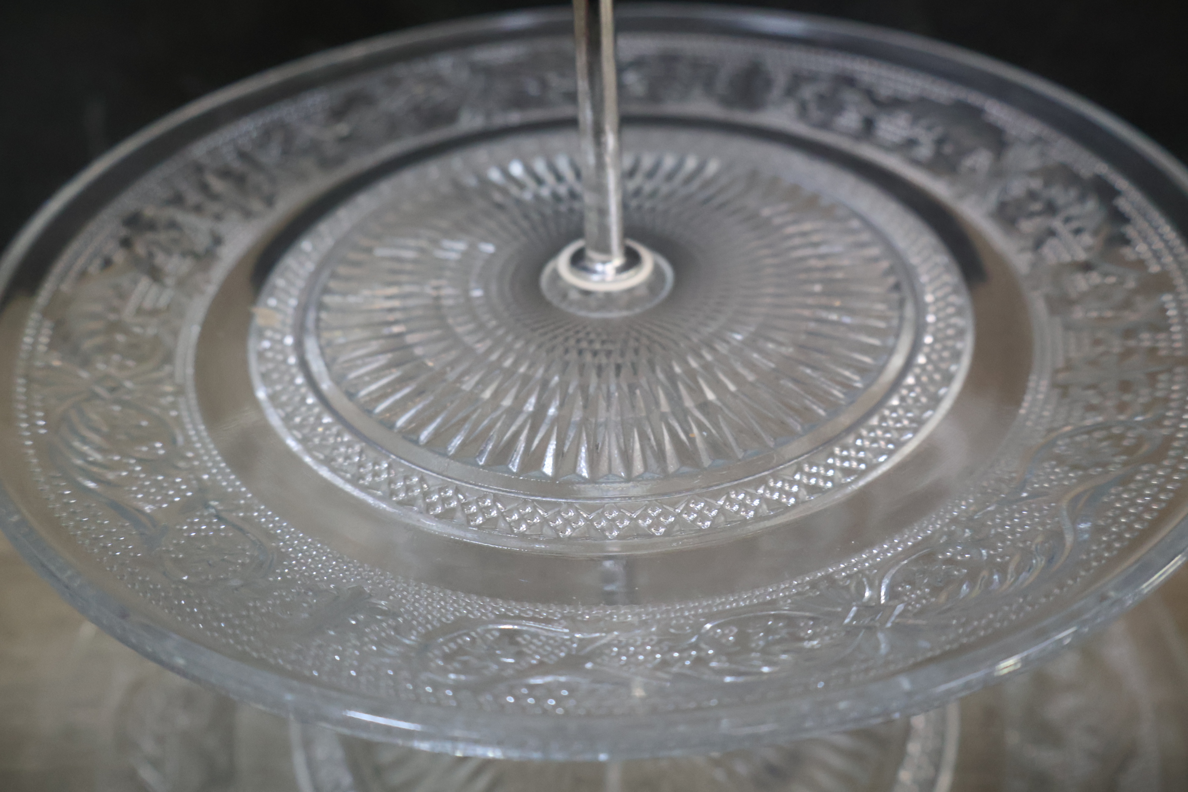3-laags glas etagère – foto 7 – kavel bij GSD Auctions, Zoeterwoude
