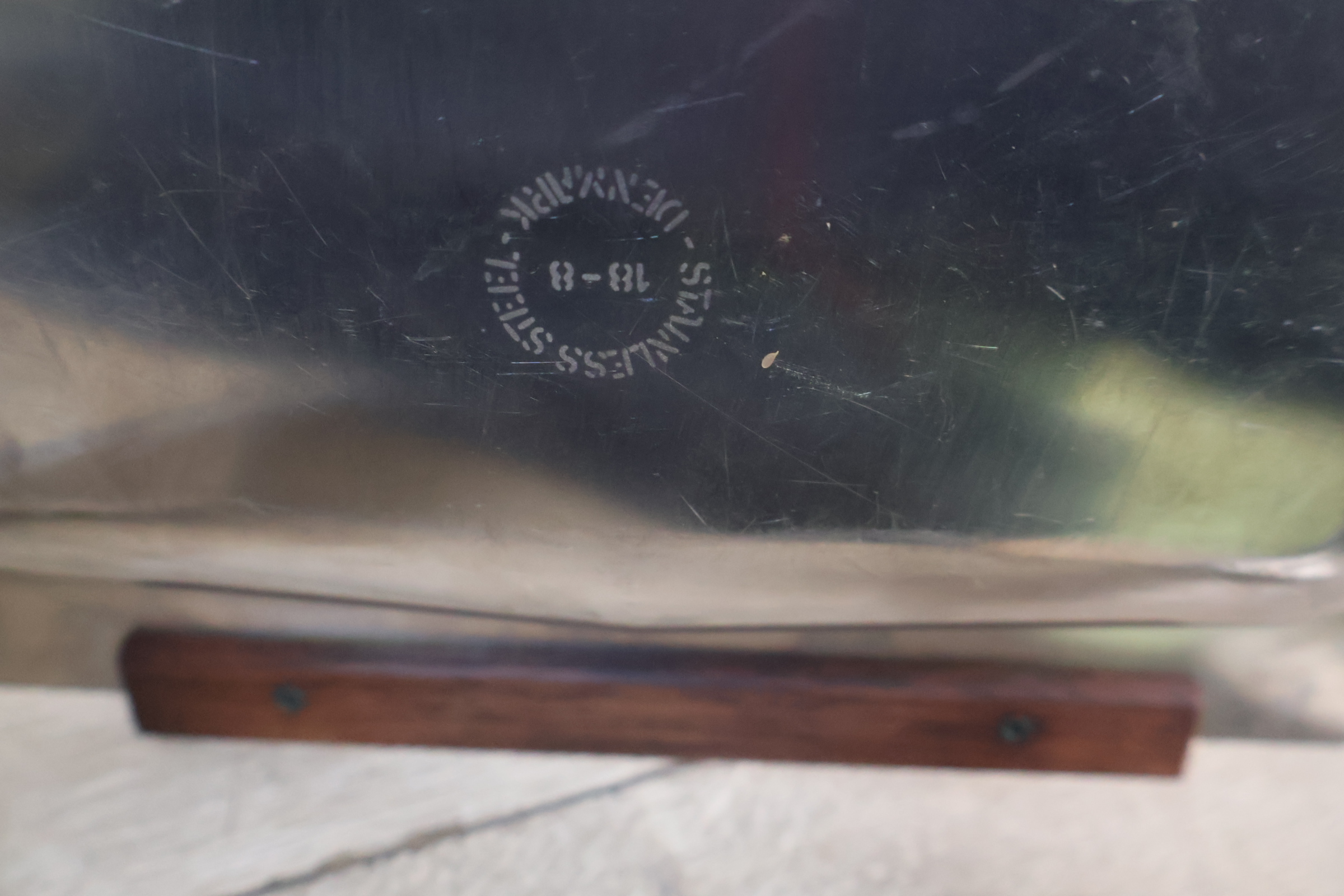 Set roestvrijstalen serveerschalen met houten handgrepen en bestek – foto 12 – kavel bij GSD Auctions, Zoeterwoude