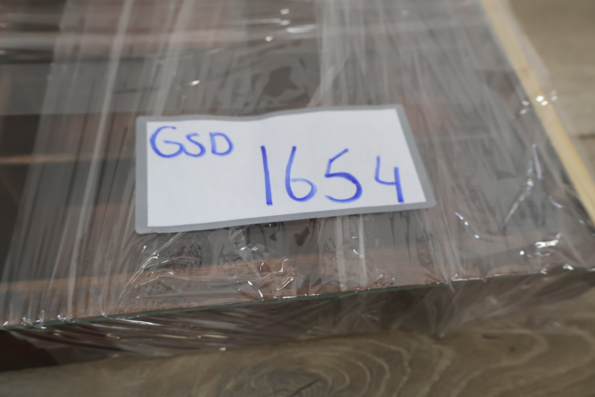 Houten letterbak met glazen voorzijde – foto 24 – kavel bij GSD Auctions, Zoeterwoude