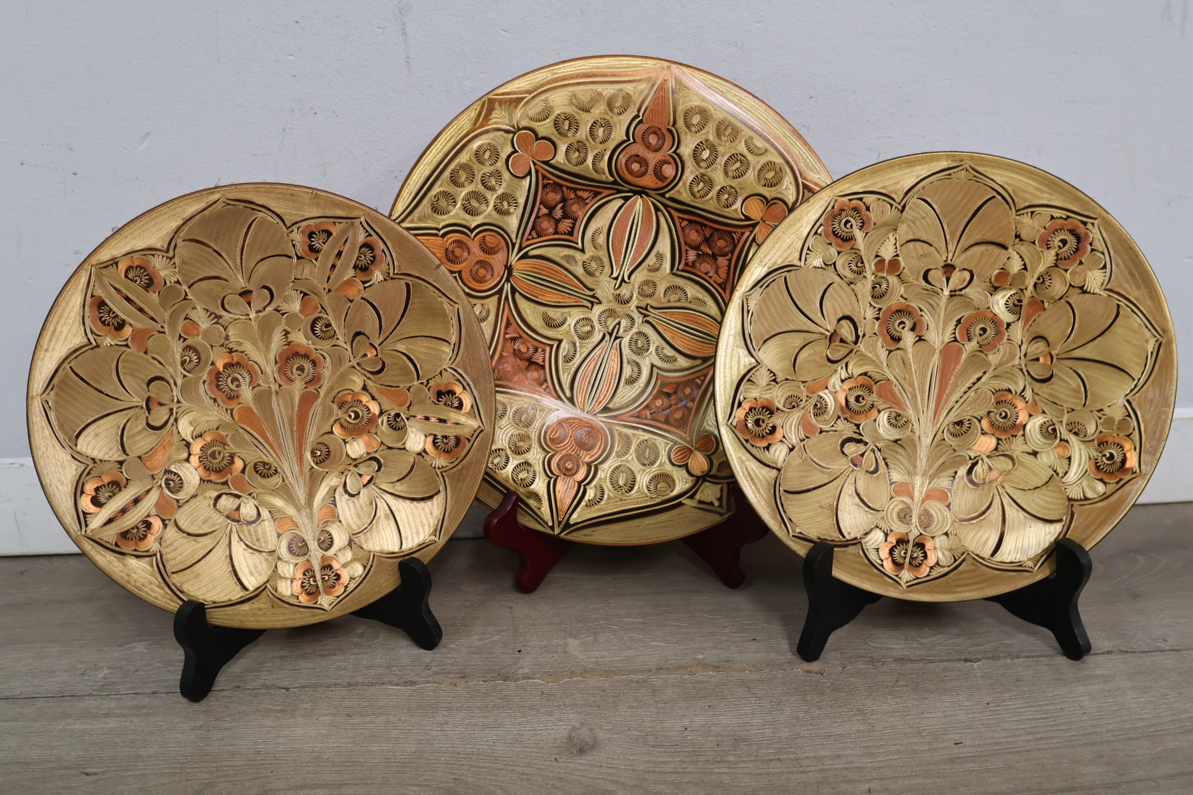 Set antieke goudkleurige decoratieve schalen en sierlijke schaal – foto 6 – kavel bij GSD Auctions, Zoeterwoude
