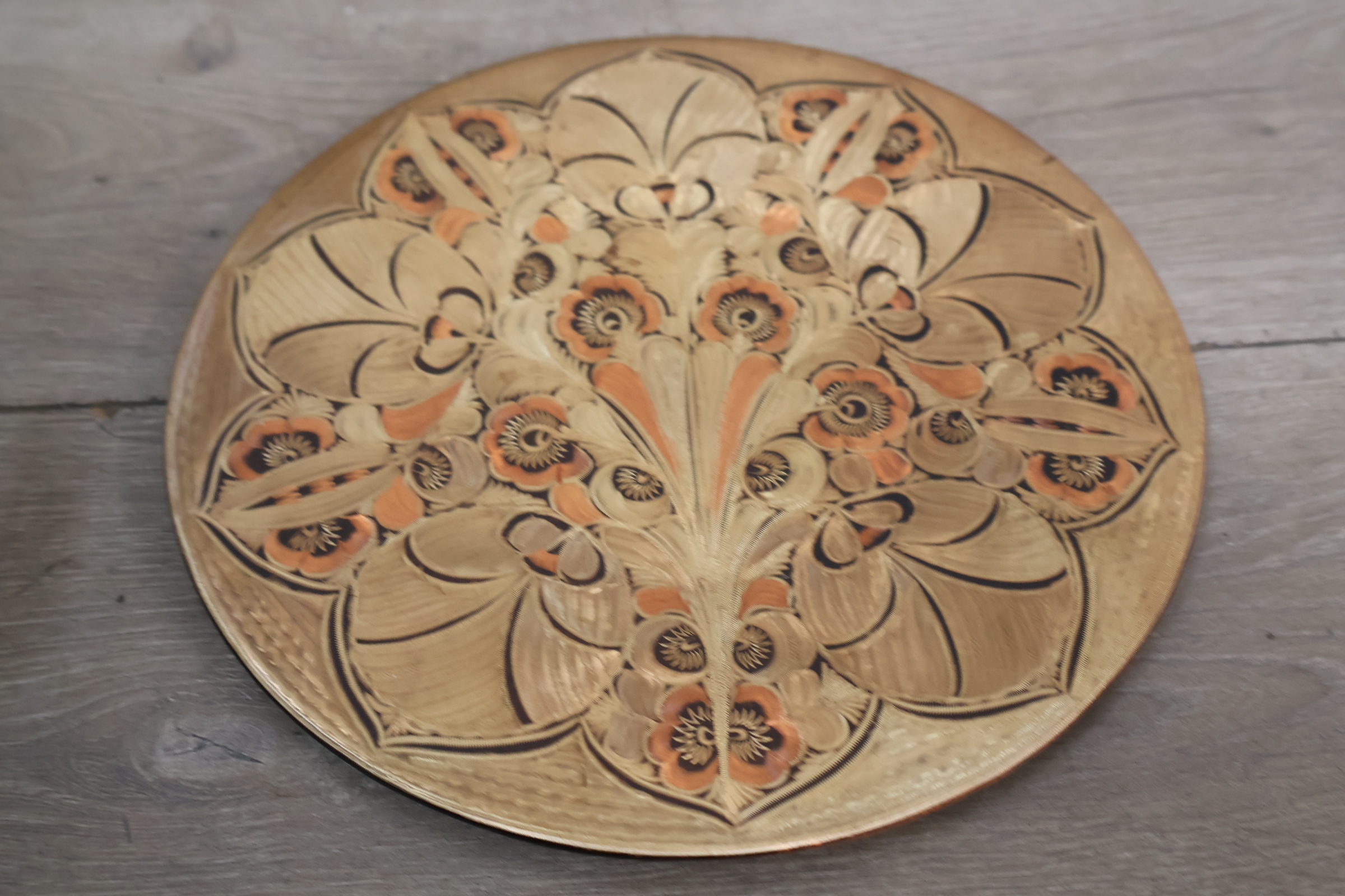 Set antieke goudkleurige decoratieve schalen en sierlijke schaal – foto 14 – kavel bij GSD Auctions, Zoeterwoude