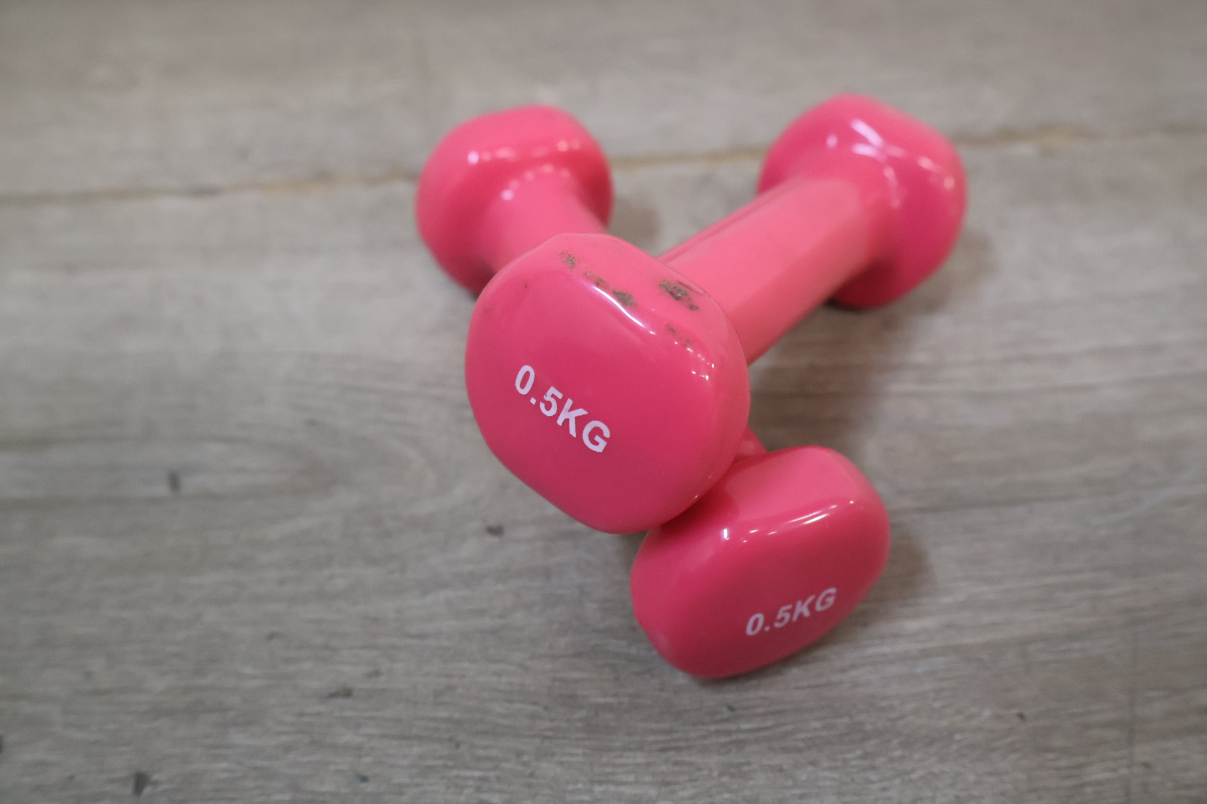 Set roze halters 0,5 kg – foto 3 – kavel bij GSD Auctions, Zoeterwoude