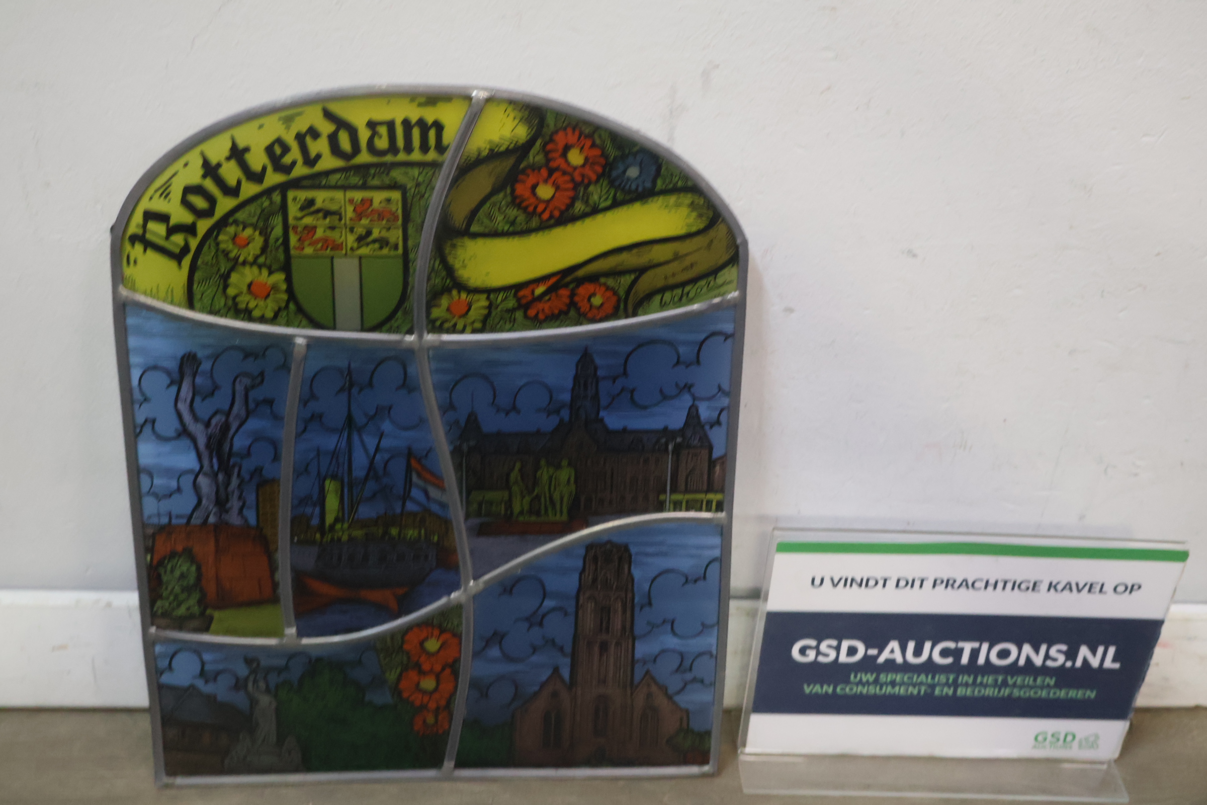 glas in lood raam met Rotterdam thema – foto 2 – kavel bij GSD Auctions, Zoeterwoude