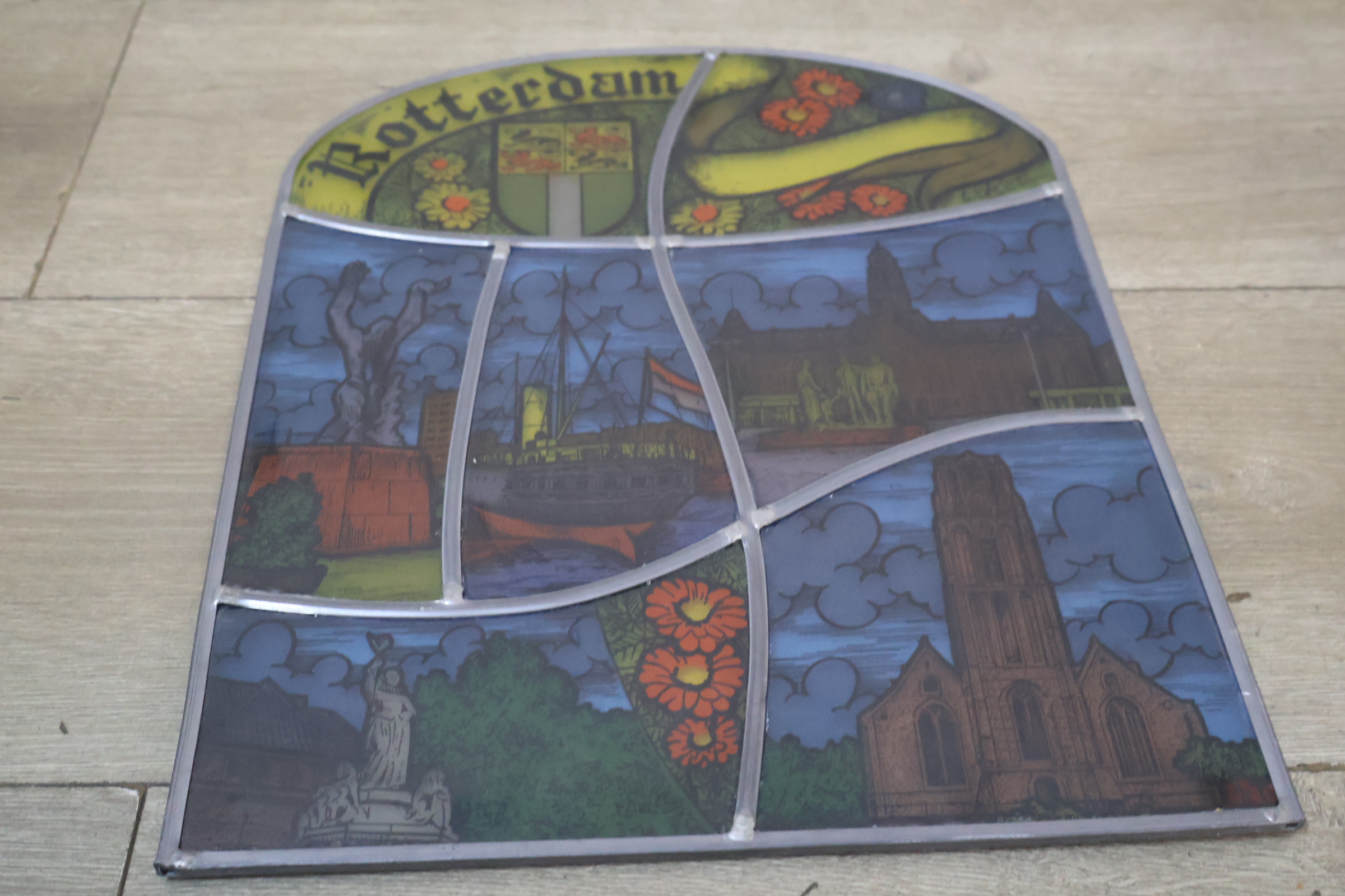glas in lood raam met Rotterdam thema – foto 9 – kavel bij GSD Auctions, Zoeterwoude