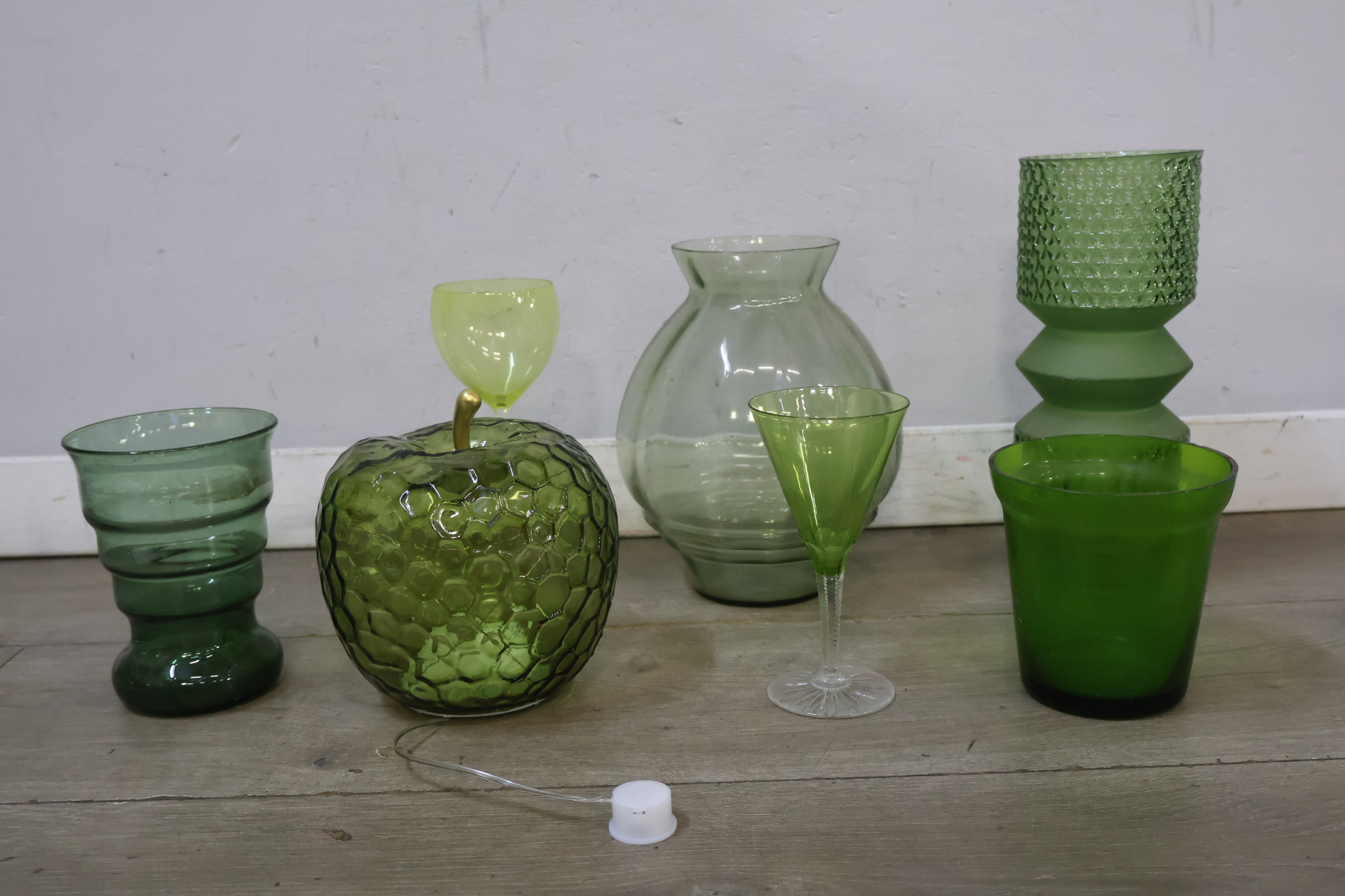 Verzameling Groen Glaswerk – foto 3 – kavel bij GSD Auctions, Zoeterwoude