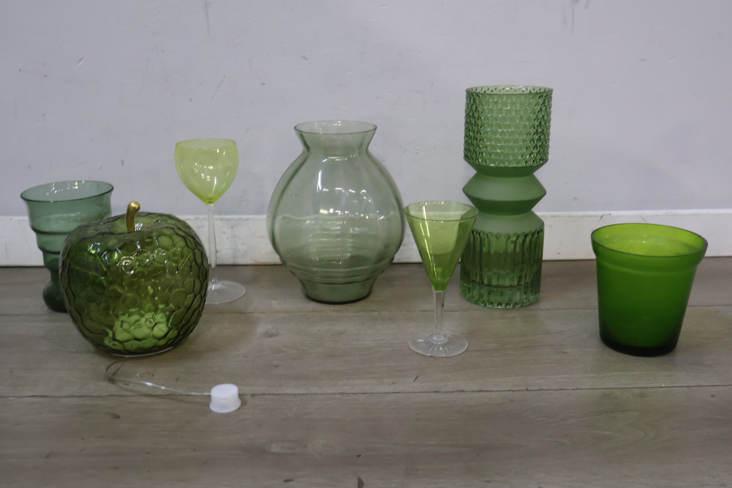 Verzameling Groen Glaswerk – foto 4 – kavel bij GSD Auctions, Zoeterwoude
