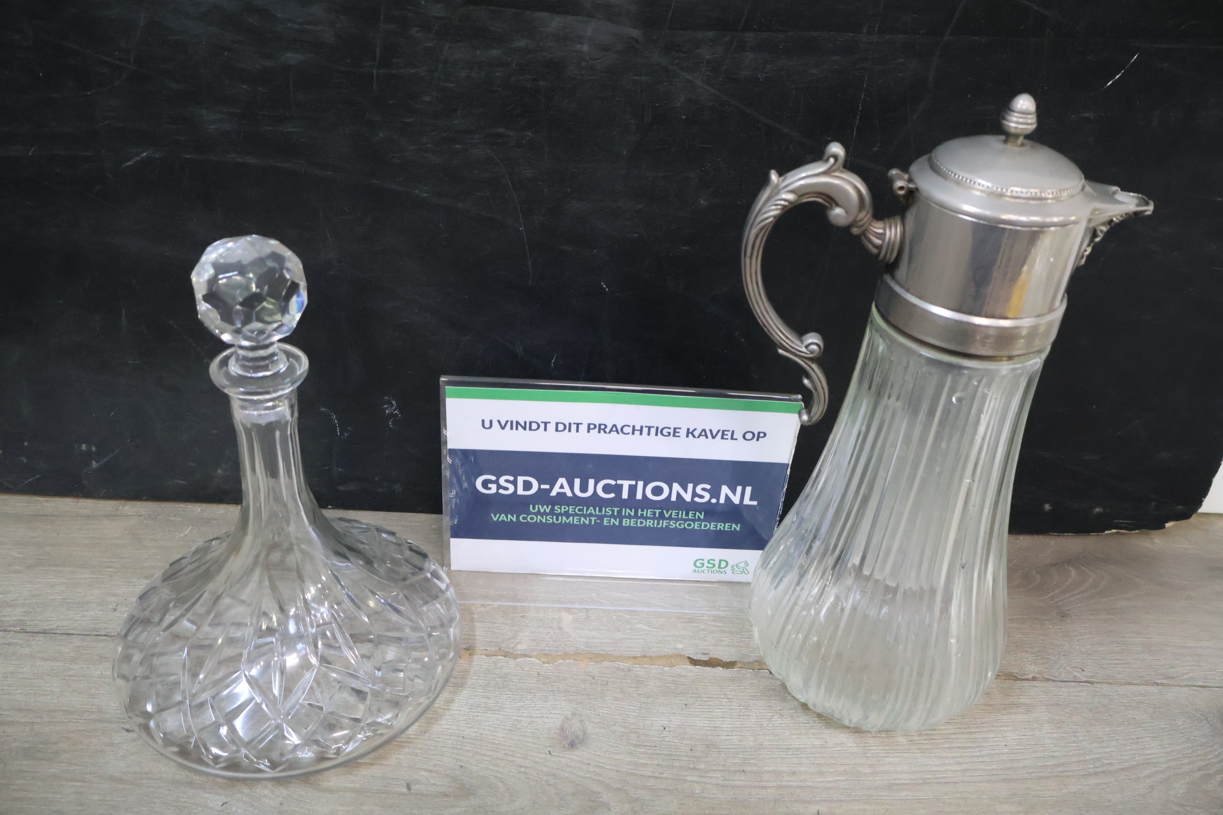 2 Kristallen kannen/Karaffen – foto 2 – kavel bij GSD Auctions, Zoeterwoude