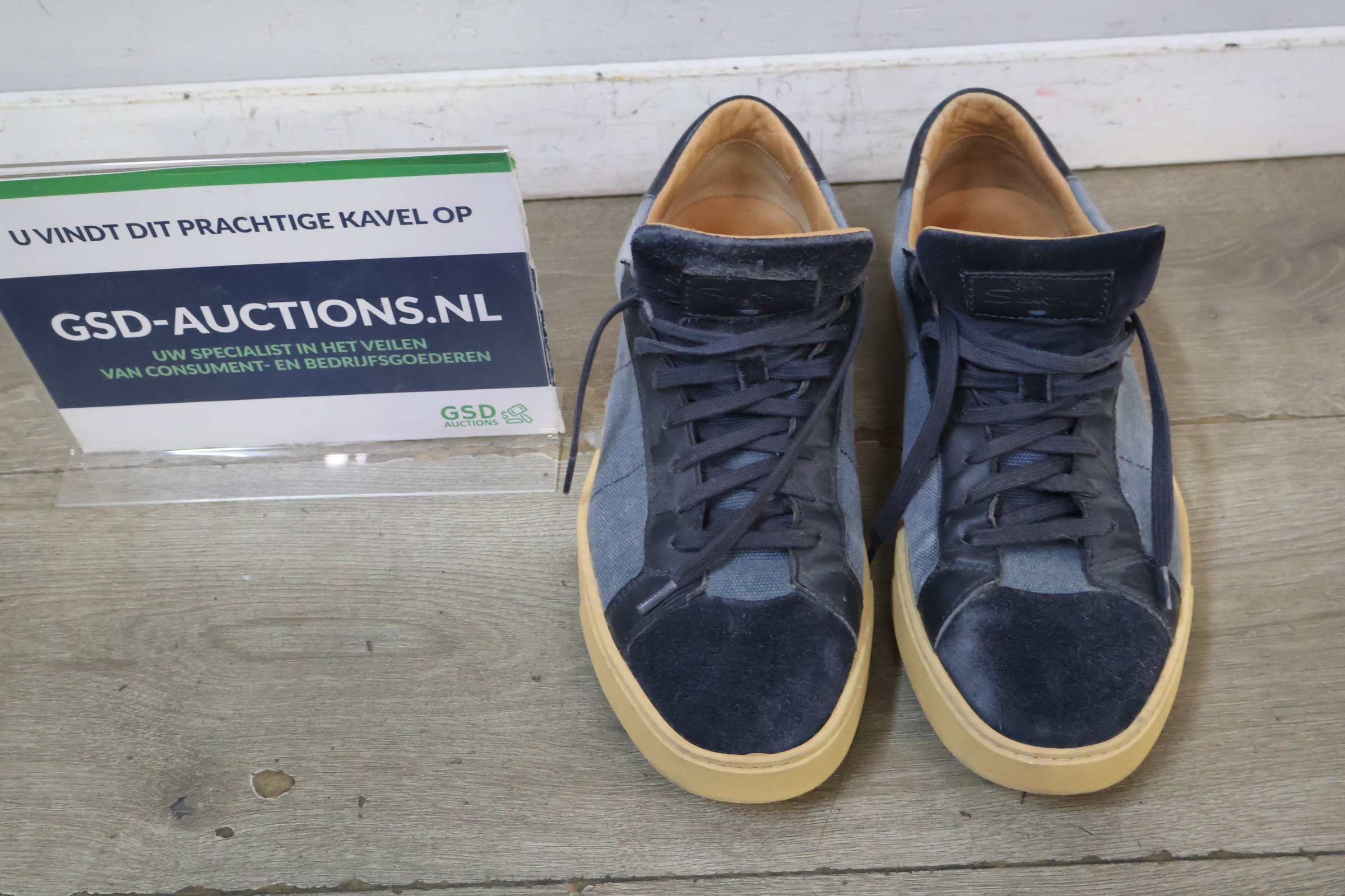 Santani sneakers - Maat 9,5 – foto 2 – kavel bij GSD Auctions, Zoeterwoude
