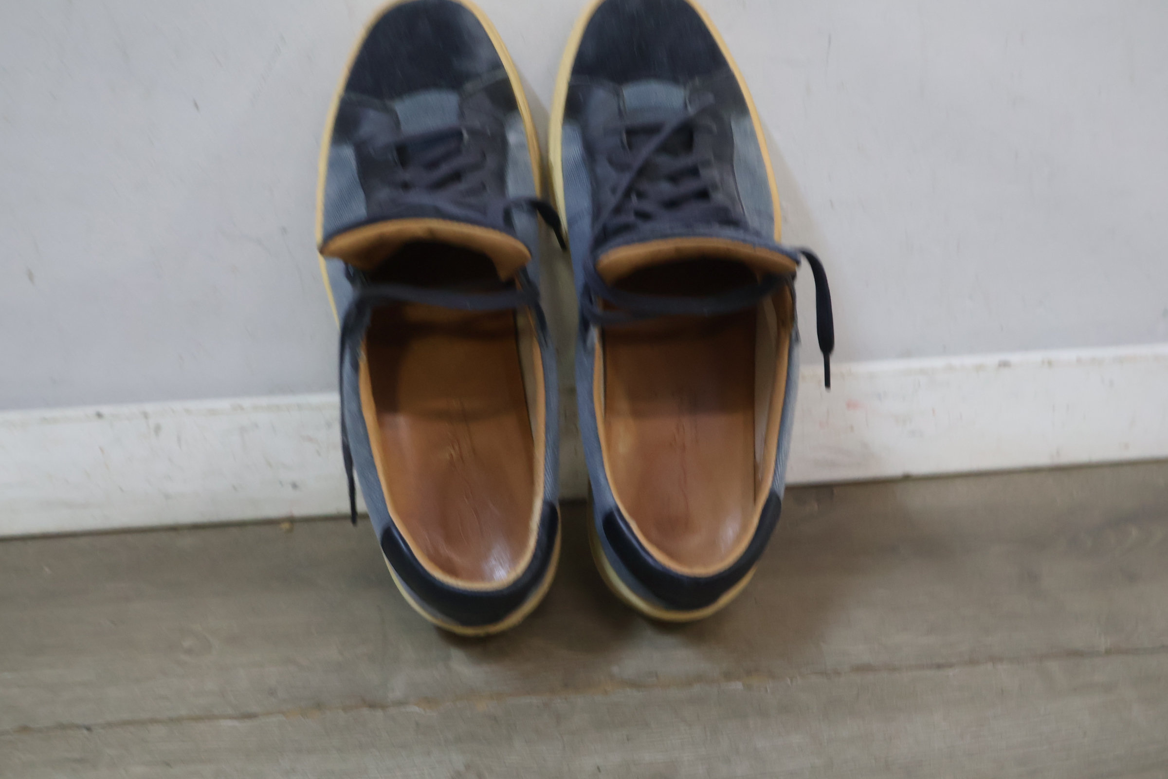 Santani sneakers - Maat 9,5 – foto 7 – kavel bij GSD Auctions, Zoeterwoude