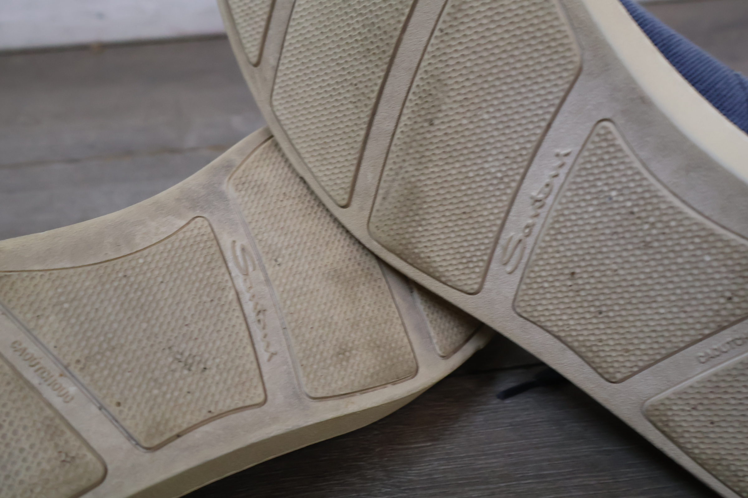 Santani sneakers - Maat 9,5 – foto 13 – kavel bij GSD Auctions, Zoeterwoude