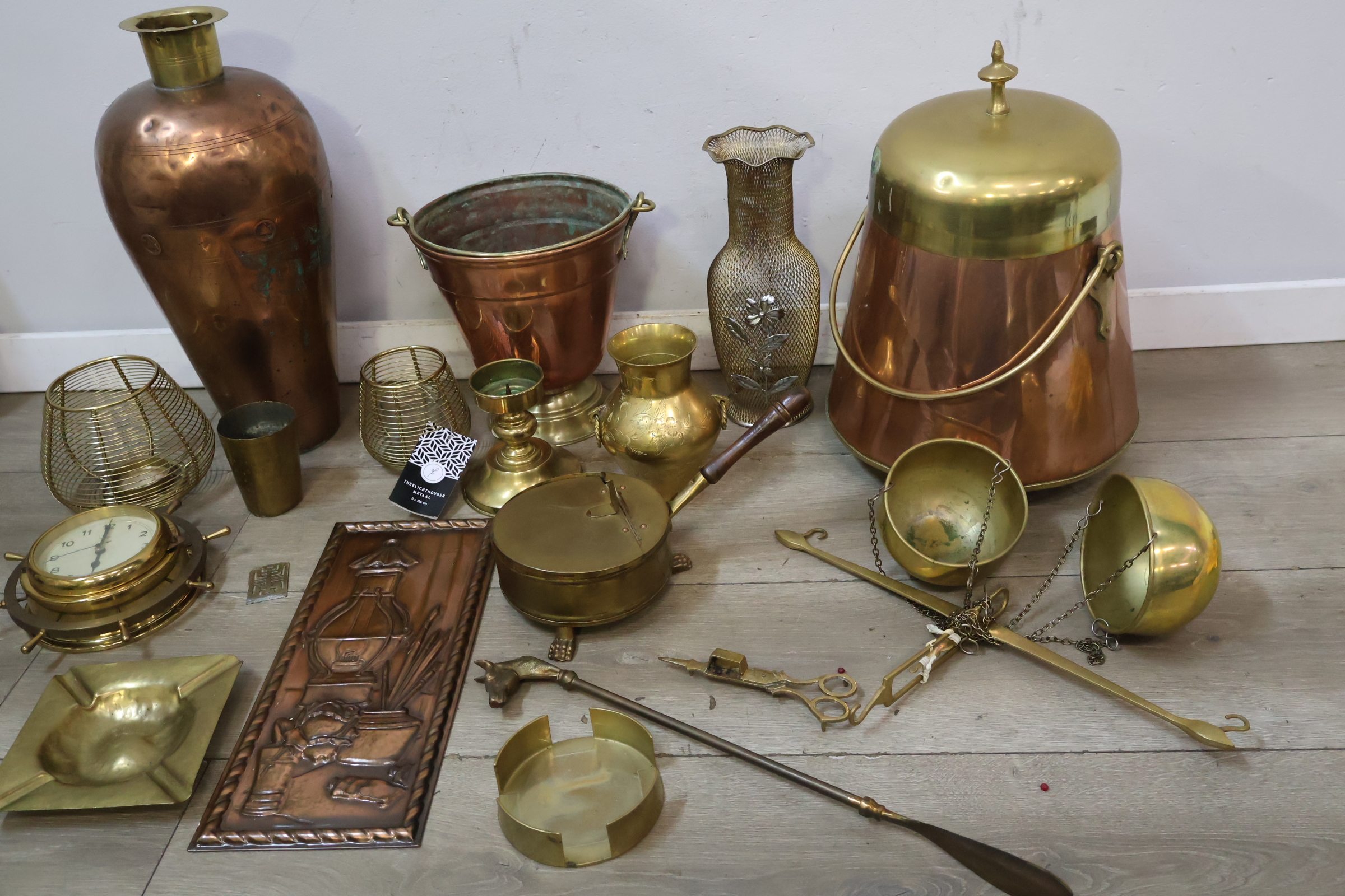 Set koperen en messing decoratieve voorwerpen – foto 3 – kavel bij GSD Auctions, Zoeterwoude