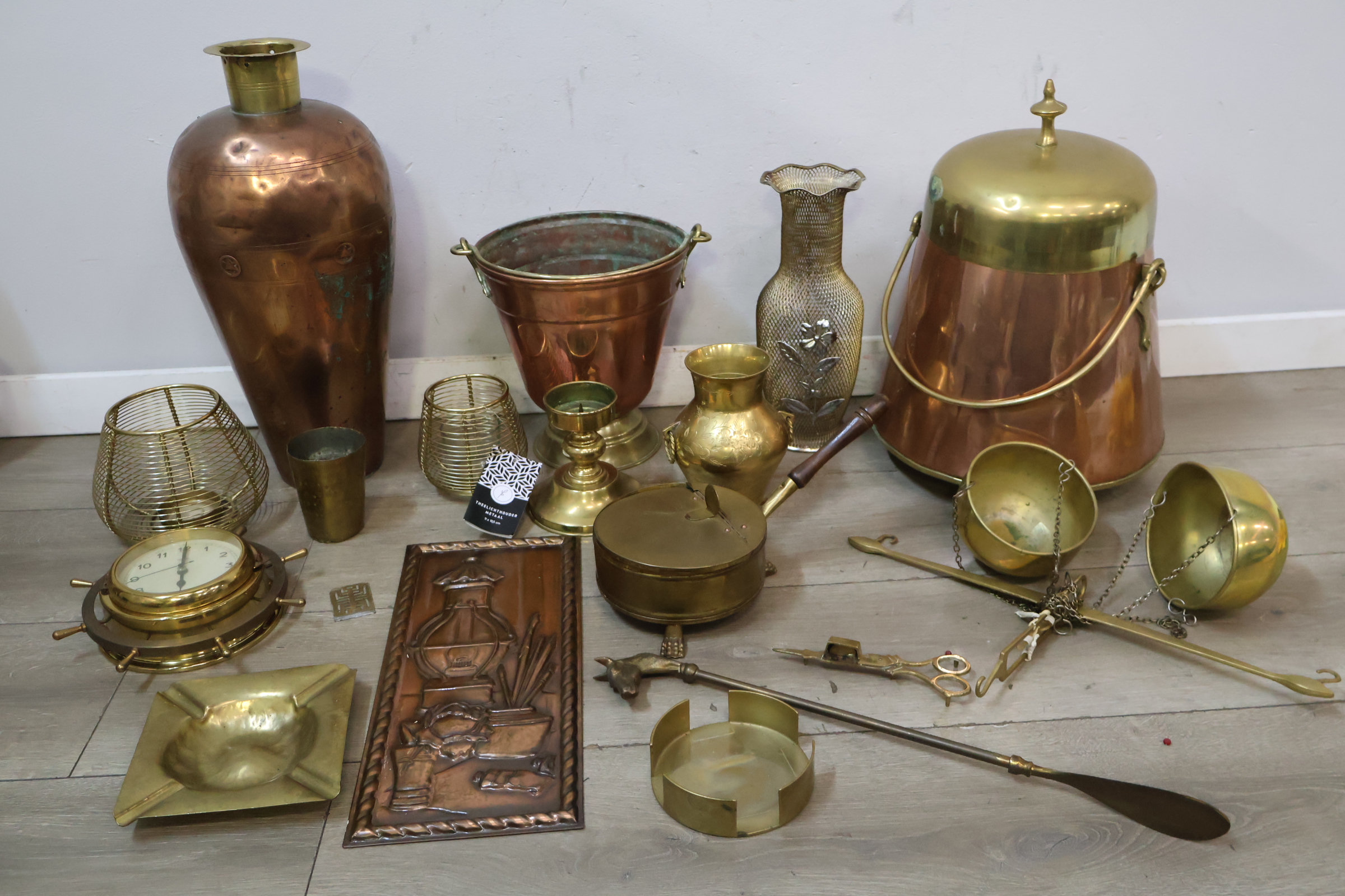 Set koperen en messing decoratieve voorwerpen – foto 5 – kavel bij GSD Auctions, Zoeterwoude