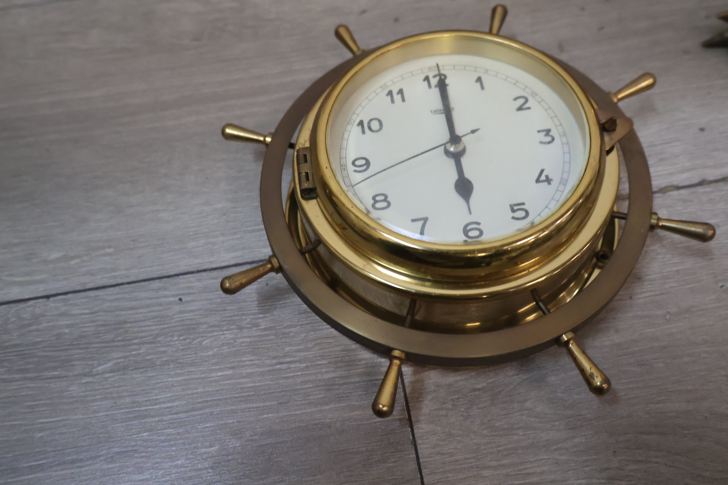 Set koperen en messing decoratieve voorwerpen – foto 10 – kavel bij GSD Auctions, Zoeterwoude