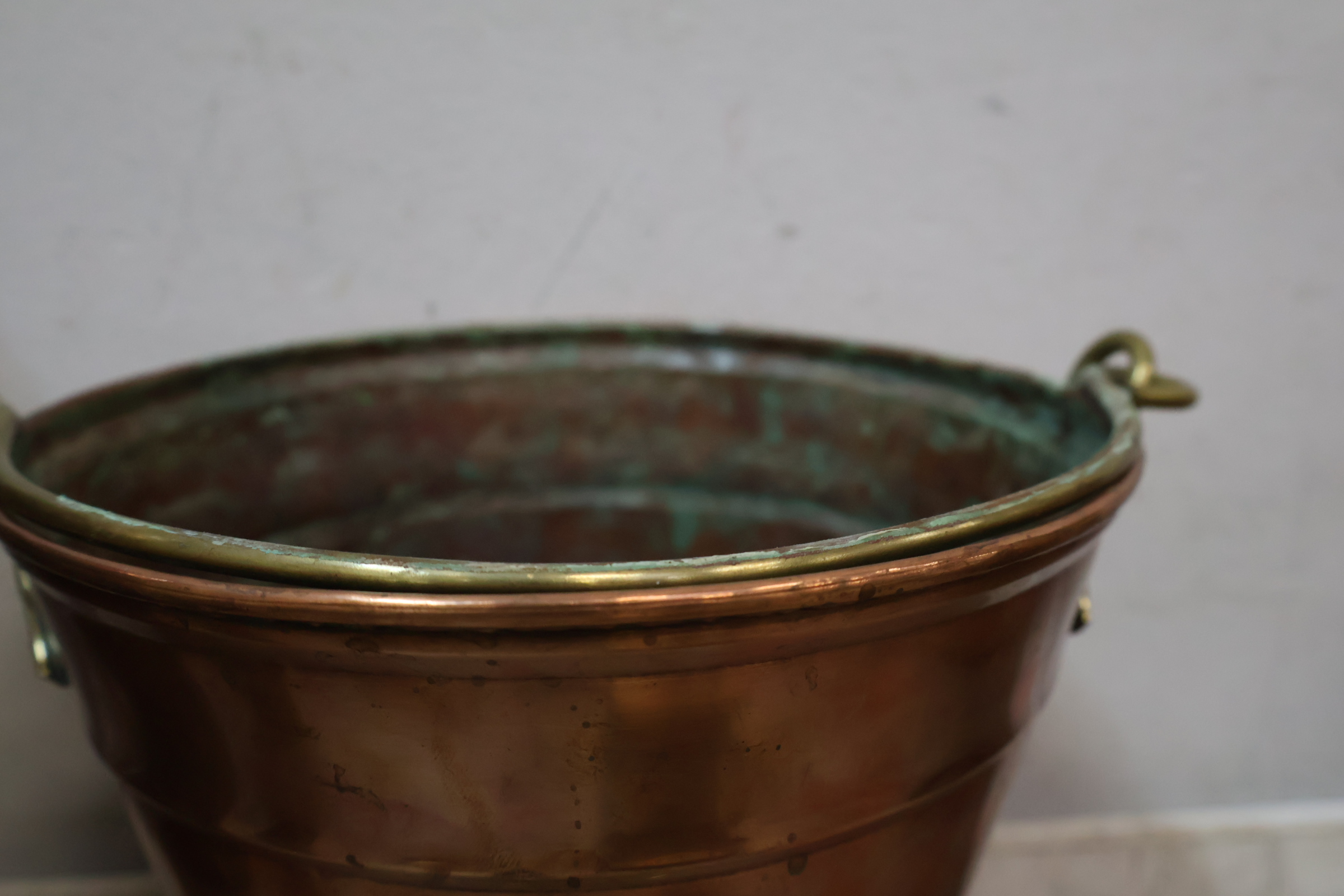 Set koperen en messing decoratieve voorwerpen – foto 16 – kavel bij GSD Auctions, Zoeterwoude