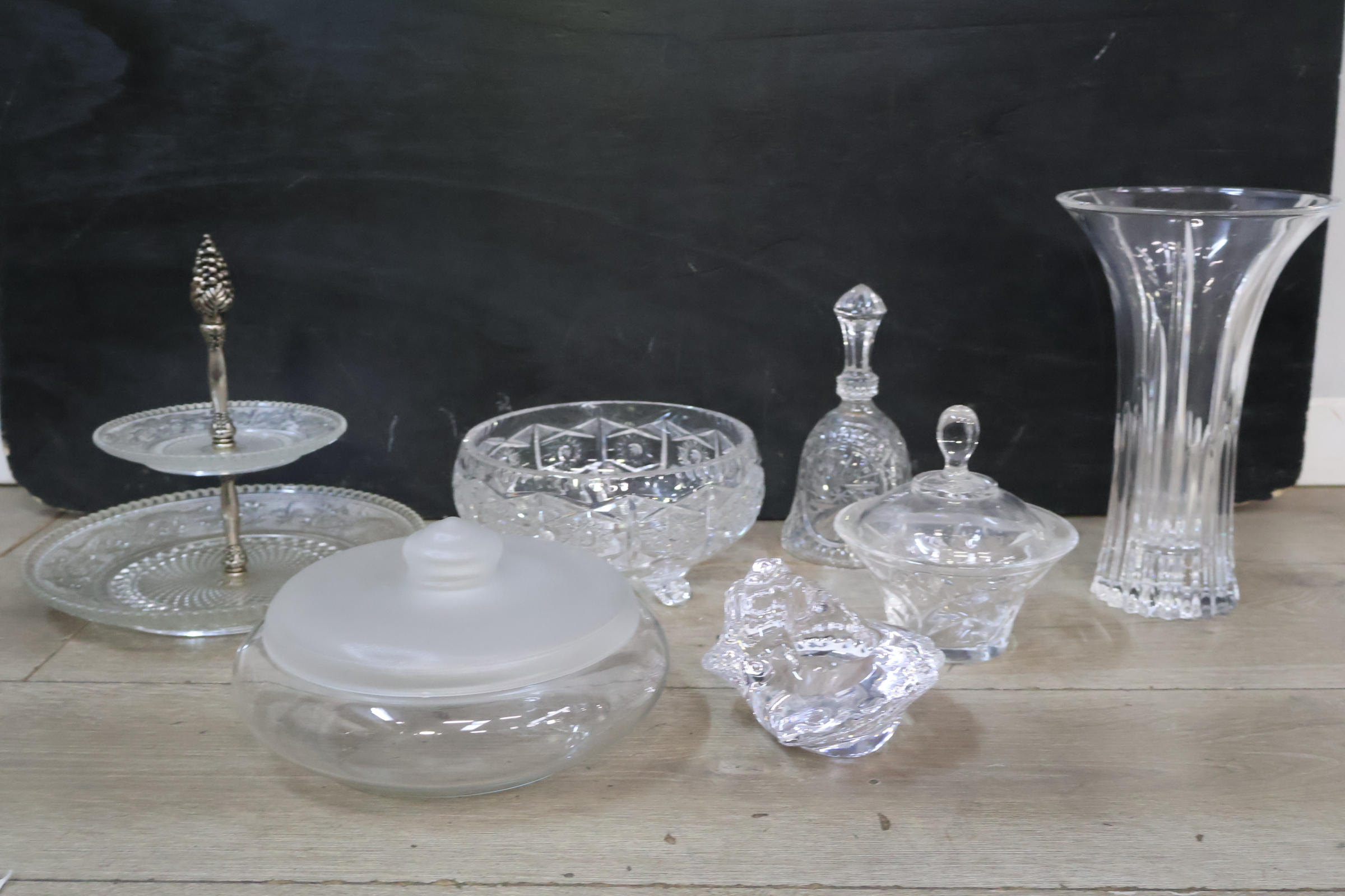 Set diverse Kristallen Vazen en Schalen – foto 4 – kavel bij GSD Auctions, Zoeterwoude