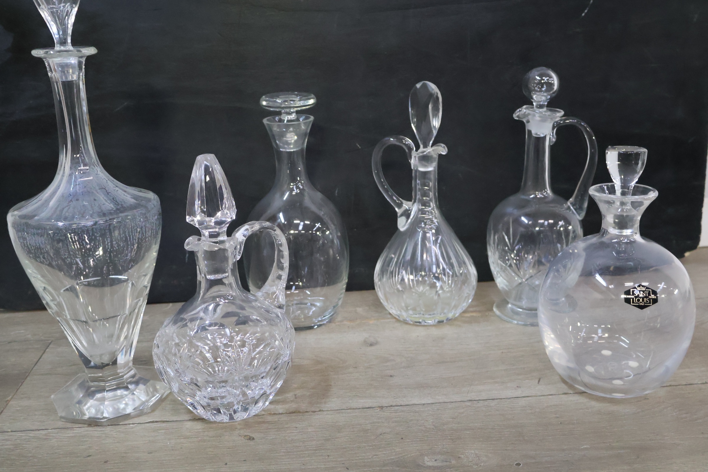 Set kristallen karaffen met verschillende modelvormen – foto 3 – kavel bij GSD Auctions, Zoeterwoude