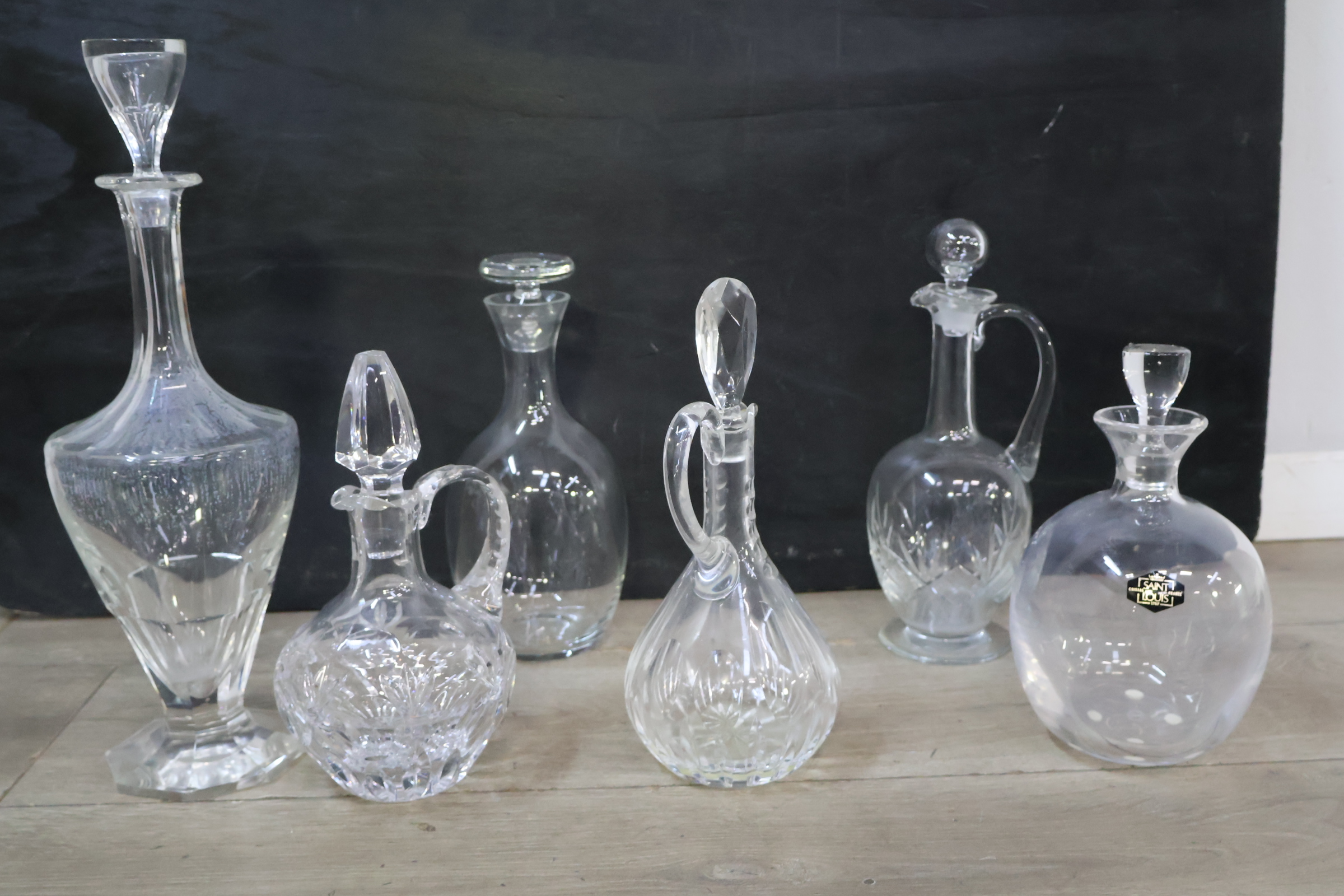Set kristallen karaffen met verschillende modelvormen – foto 4 – kavel bij GSD Auctions, Zoeterwoude