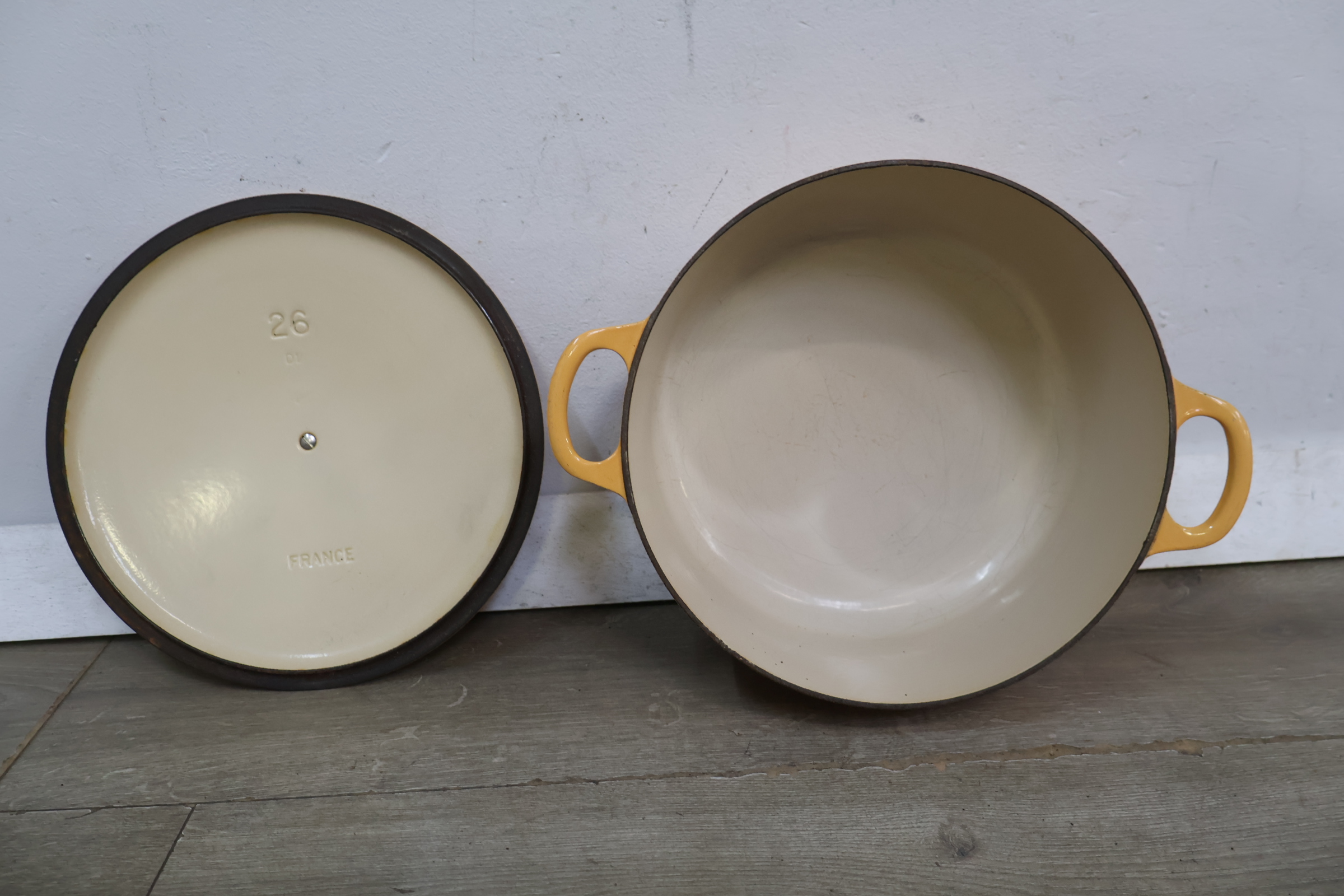 Le creuset Gietijzeren Pan – foto 8 – kavel bij GSD Auctions, Zoeterwoude