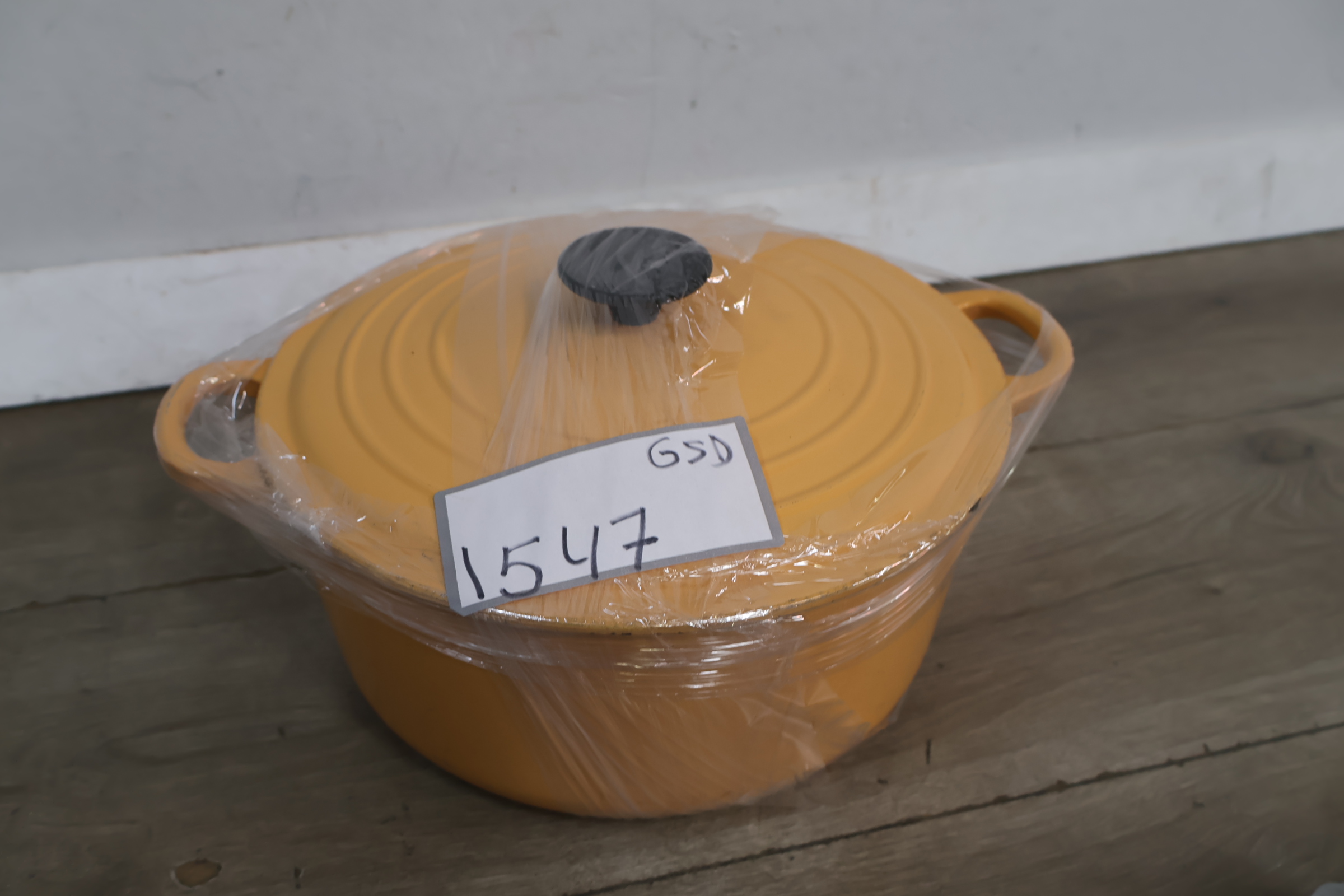 Le creuset Gietijzeren Pan – foto 18 – kavel bij GSD Auctions, Zoeterwoude