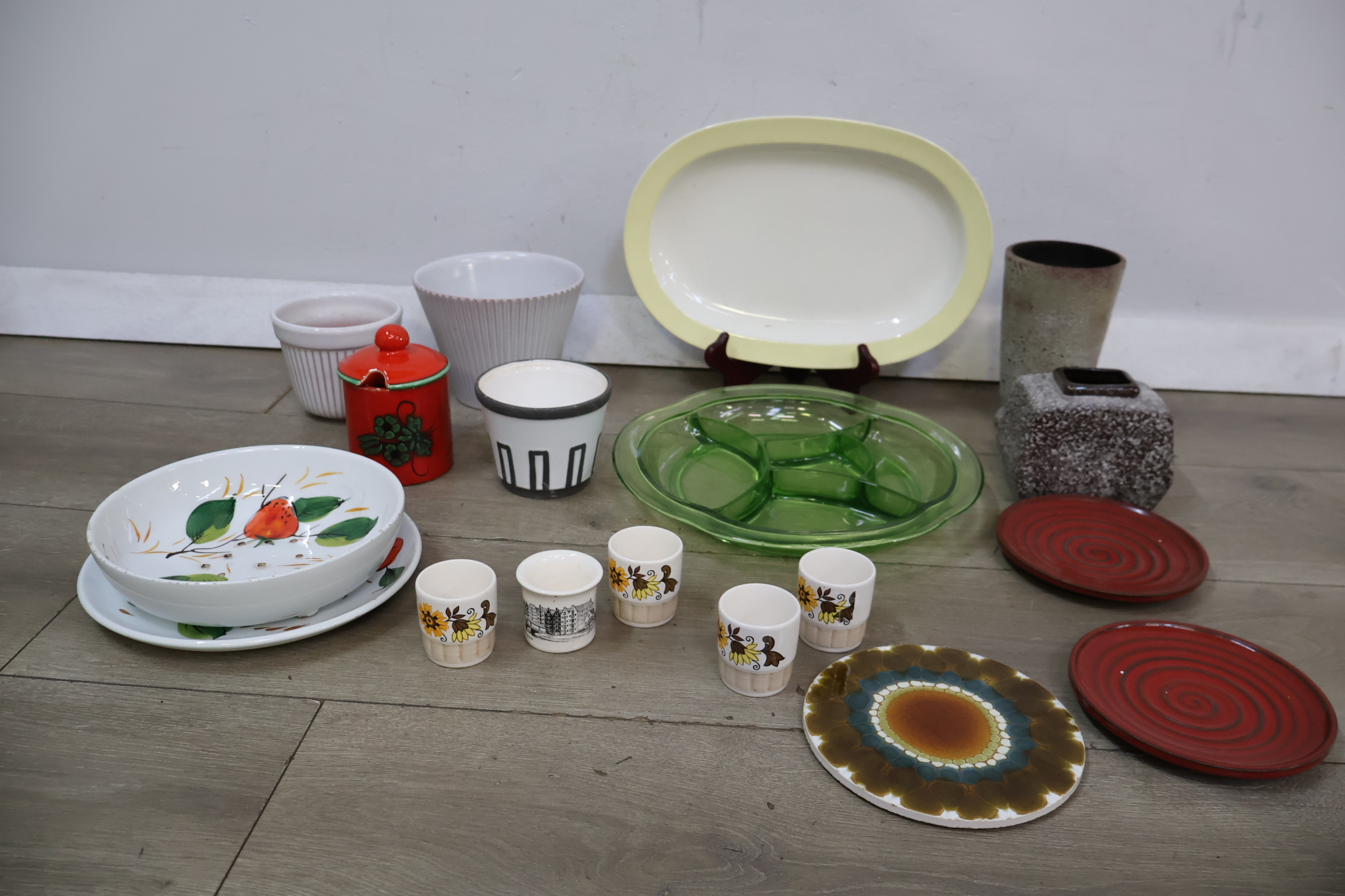 Diverse servies en decoratieve schalen – foto 3 – kavel bij GSD Auctions, Zoeterwoude